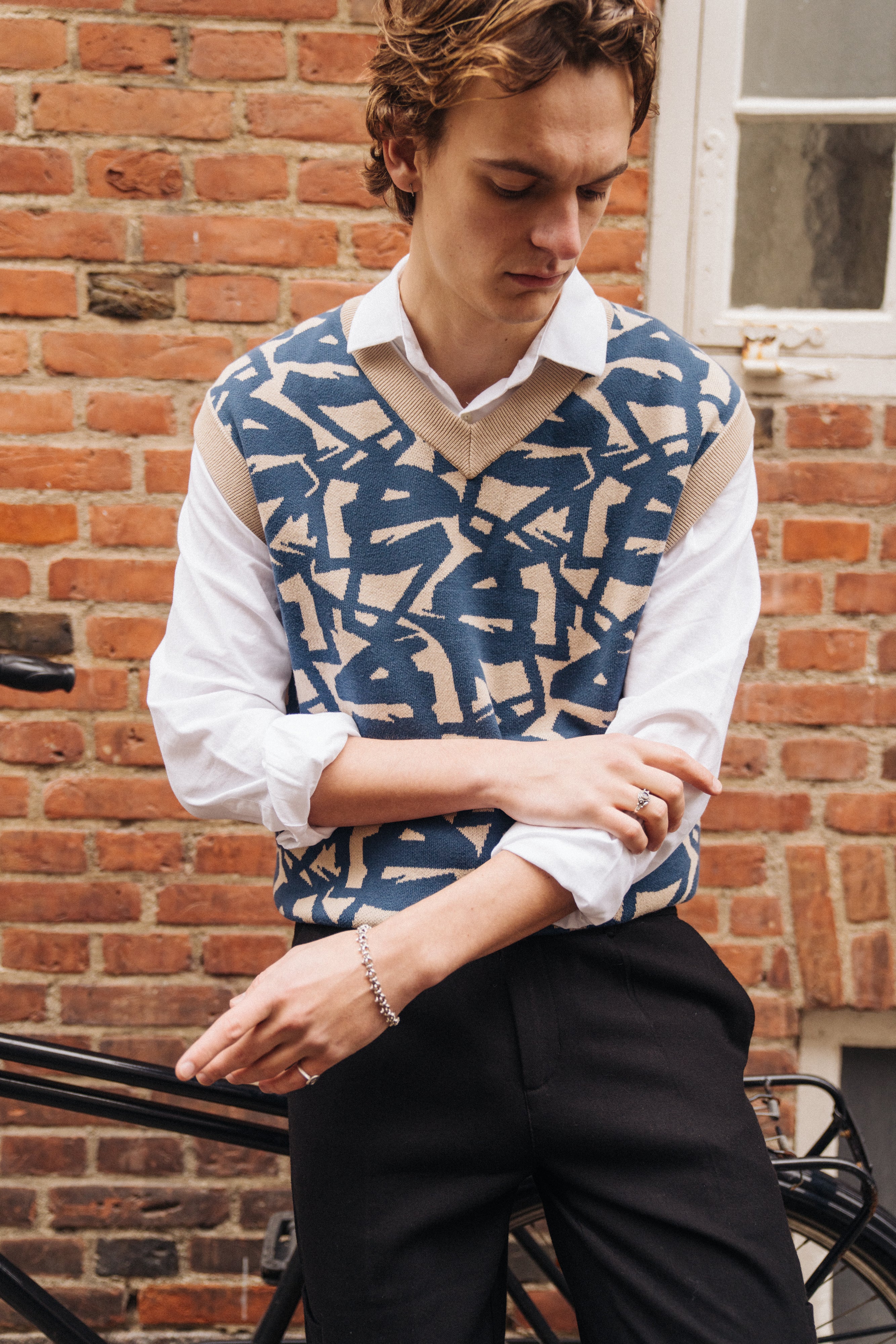 ABSTRACT OCEAN VEST - BLUE/BEIGE - Image 2
