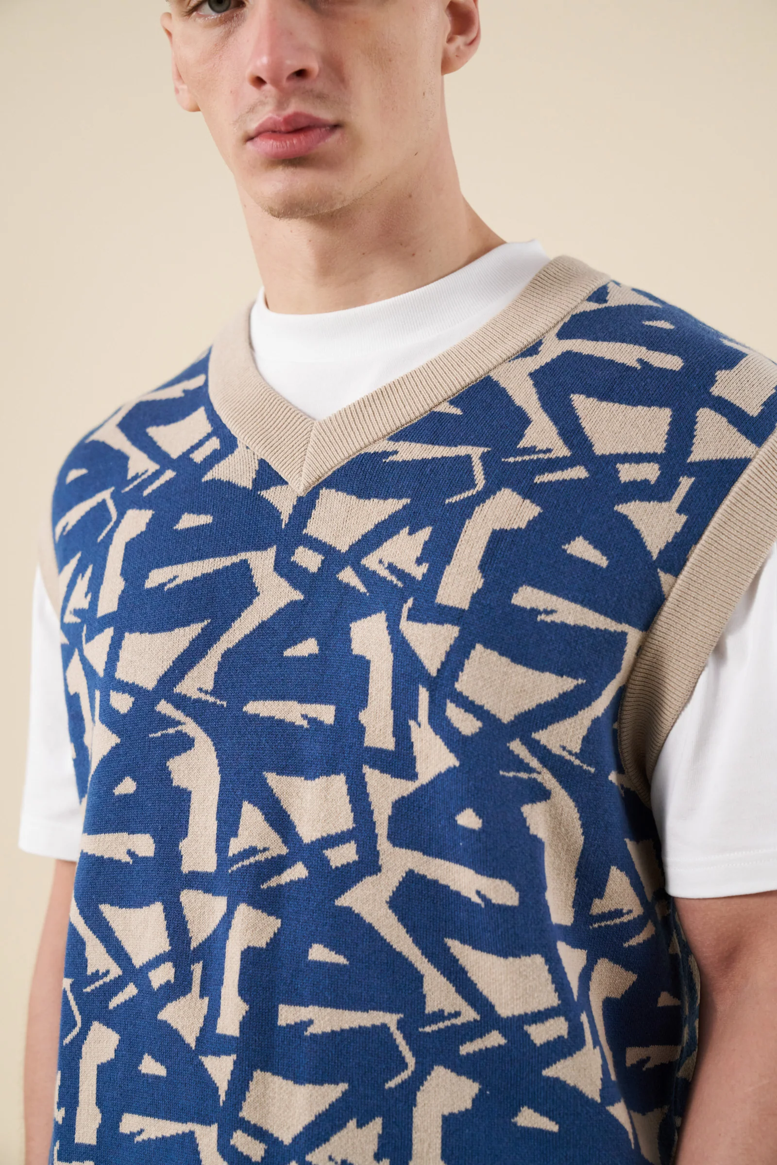 ABSTRACT OCEAN VEST - BLUE/BEIGE - Image 5