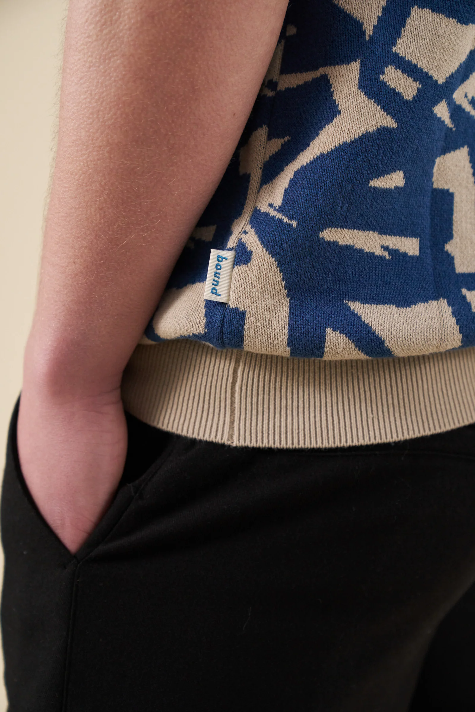 ABSTRACT OCEAN VEST - BLUE/BEIGE - Image 6