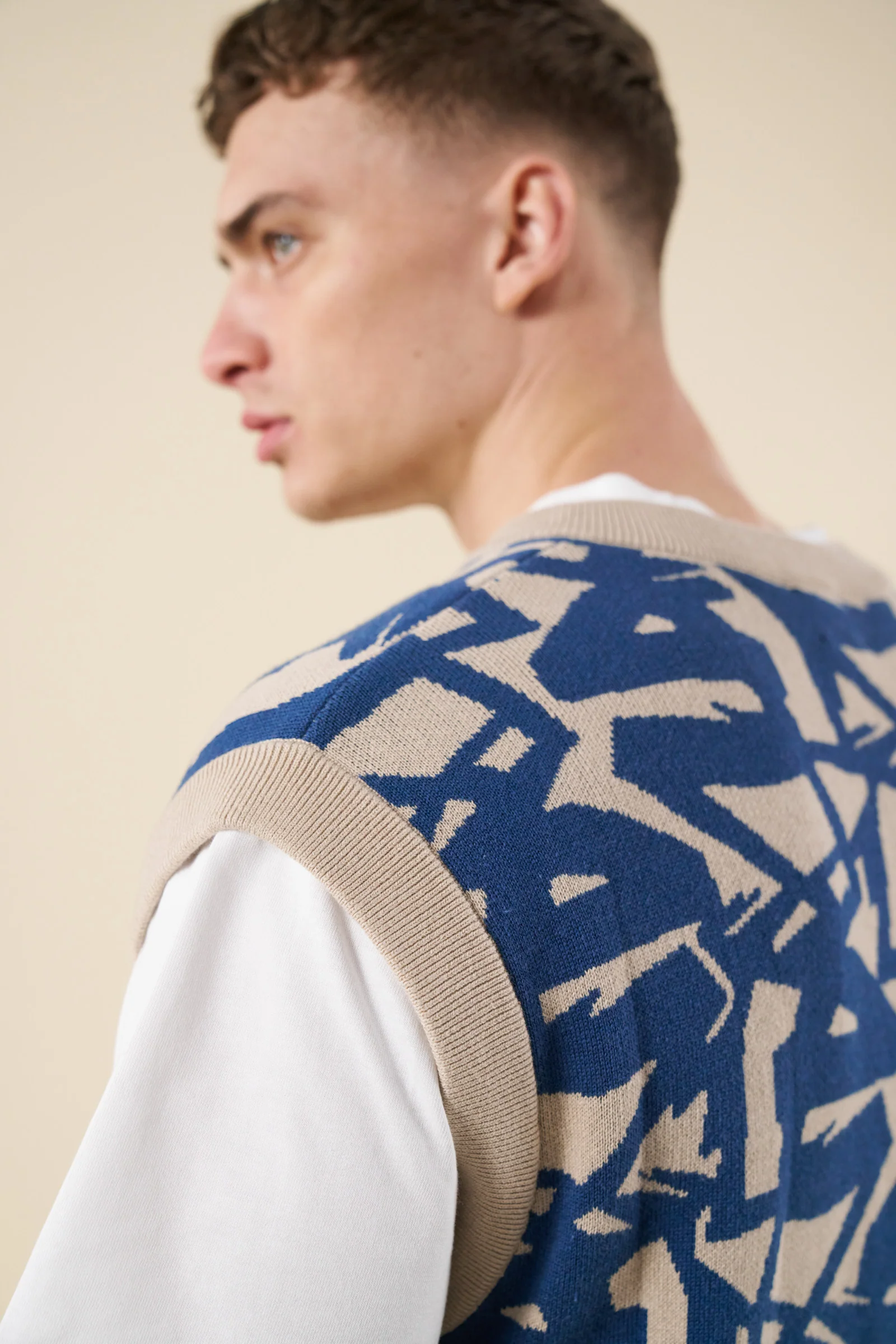 ABSTRACT OCEAN VEST - BLUE/BEIGE - Image 7