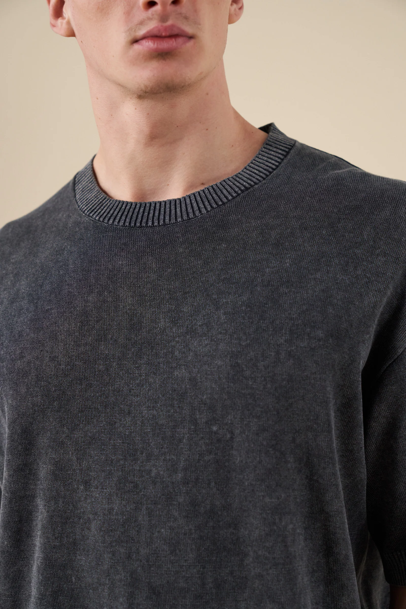 ACID WASH KNIT TEE - CHARCOAL - Image 5