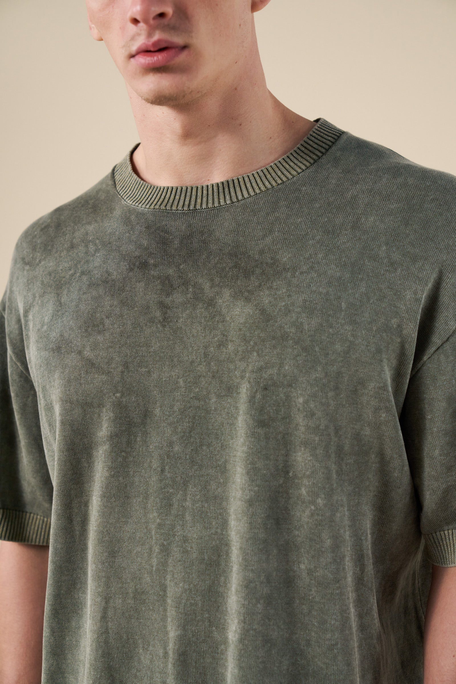 ACID WASH KNIT TEE - MOSS GREEN - Image 5