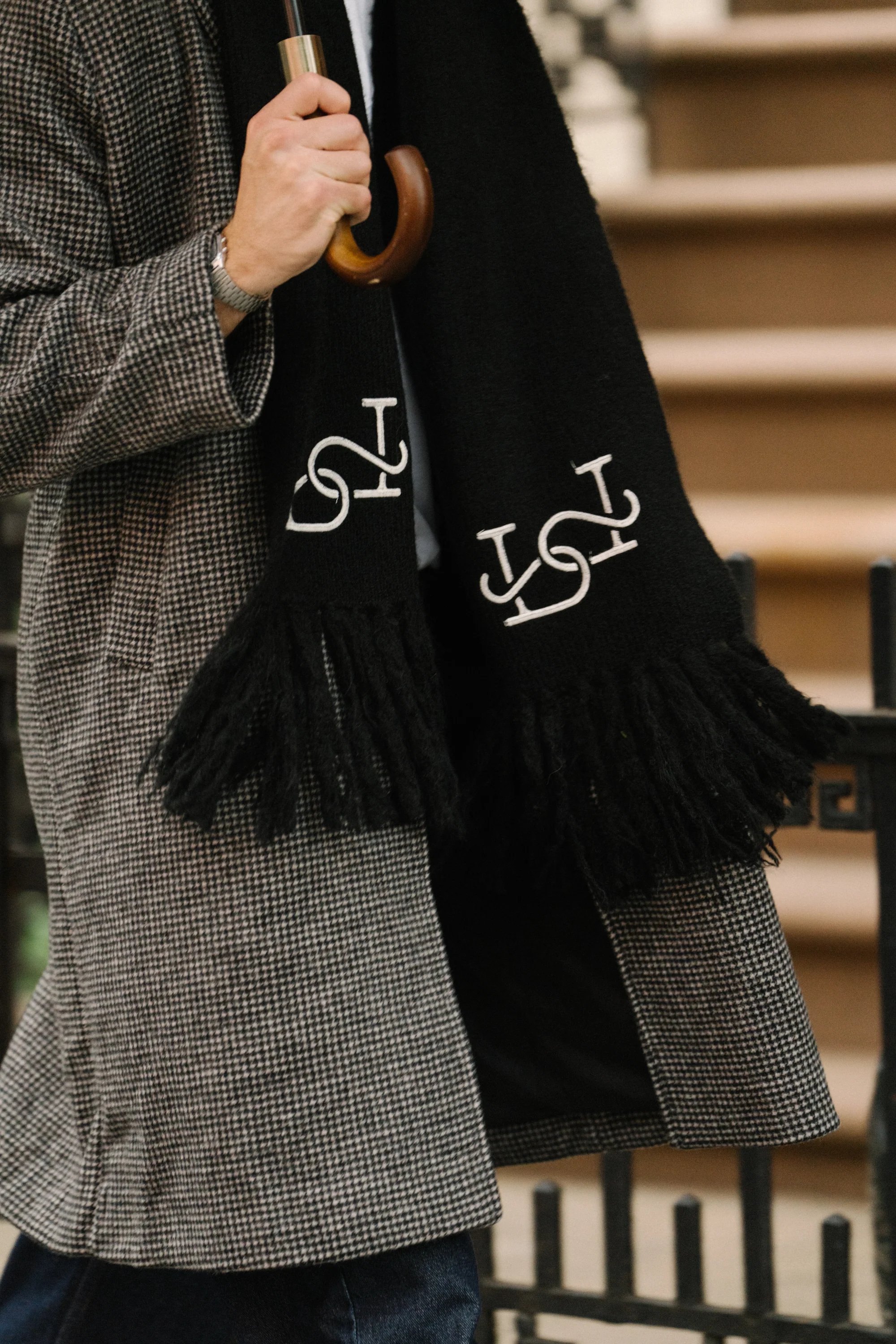 ALPACA LINK SCARF - BLACK - Image 3