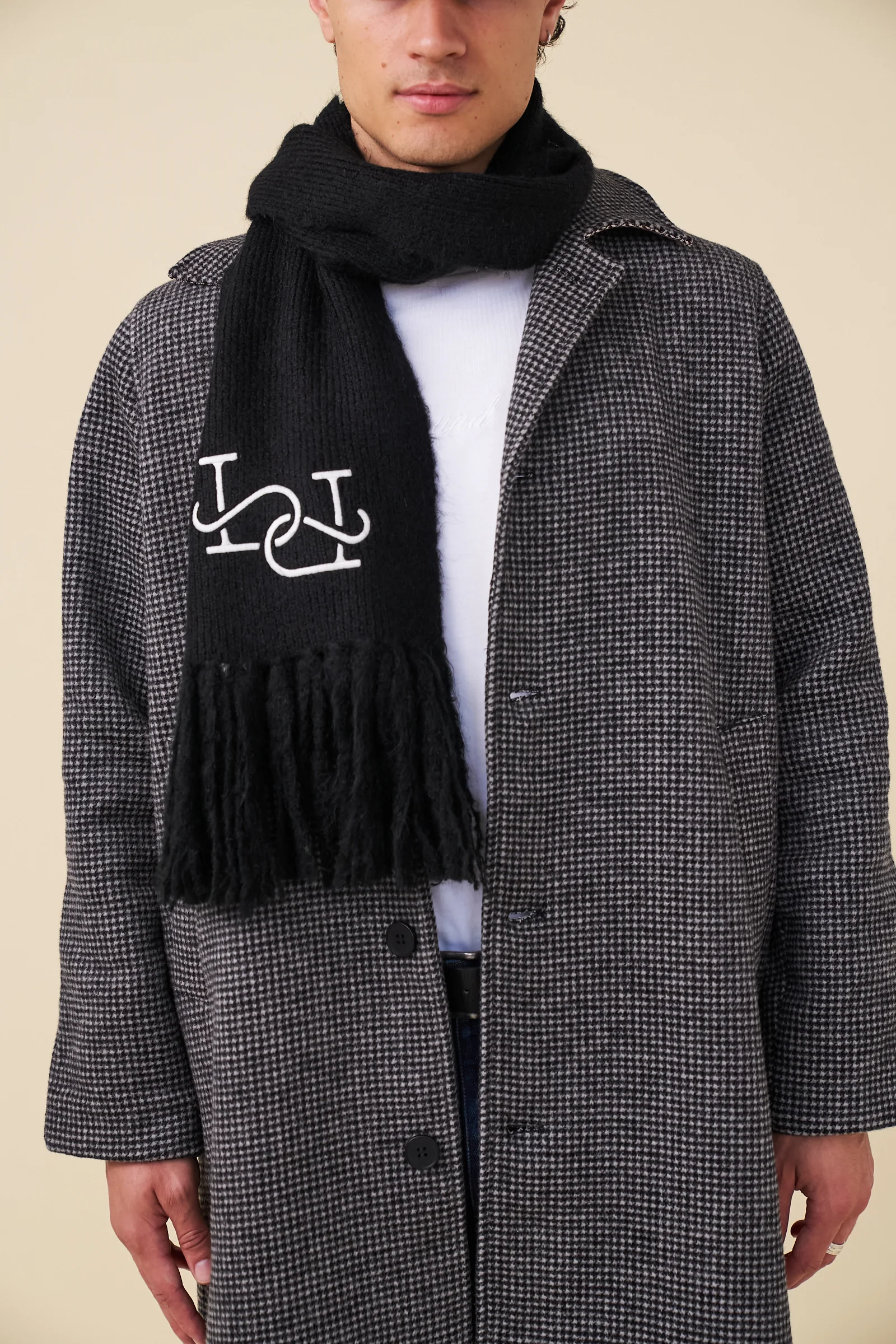 ALPACA LINK SCARF - BLACK - Image 6