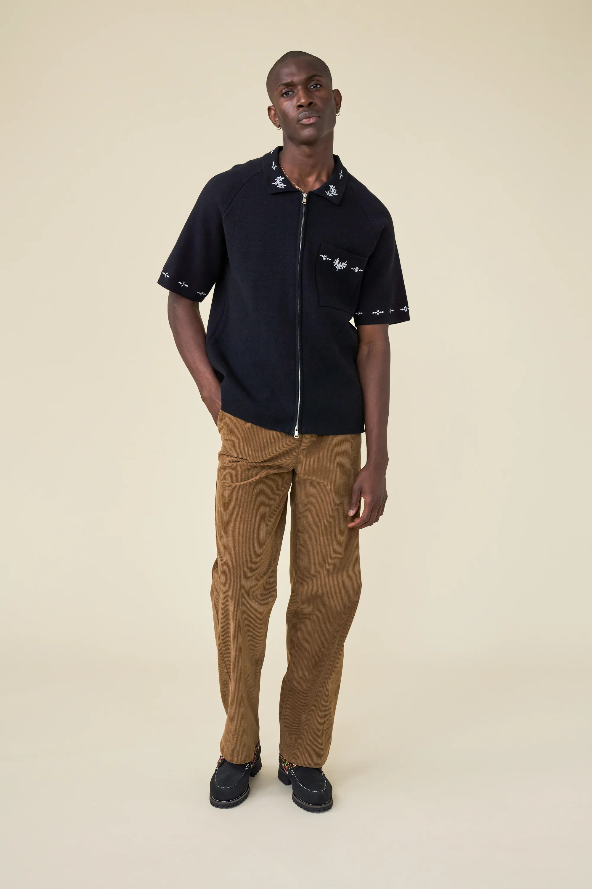 AZTEC CROPPED ZIP KNIT POLO - BLACK - Image 3