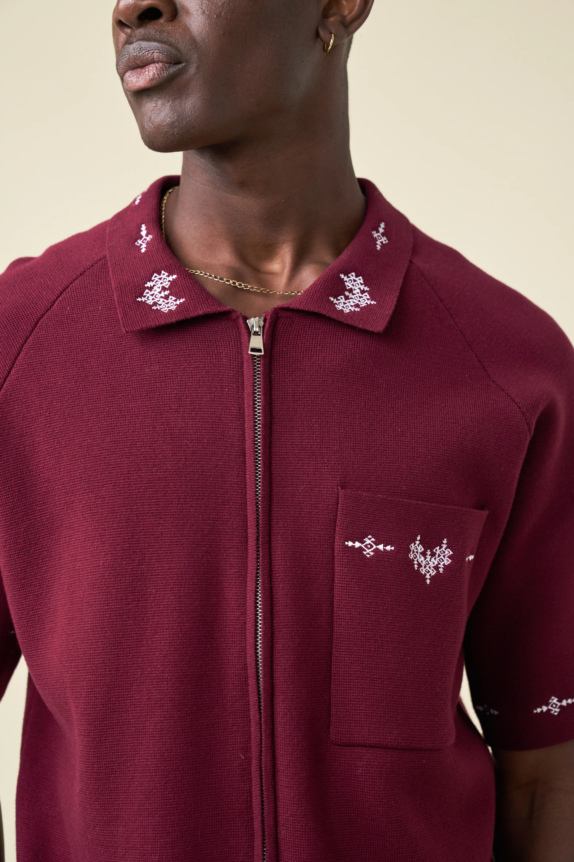 AZTEC CROPPED ZIP KNIT POLO - MAROON - Image 4