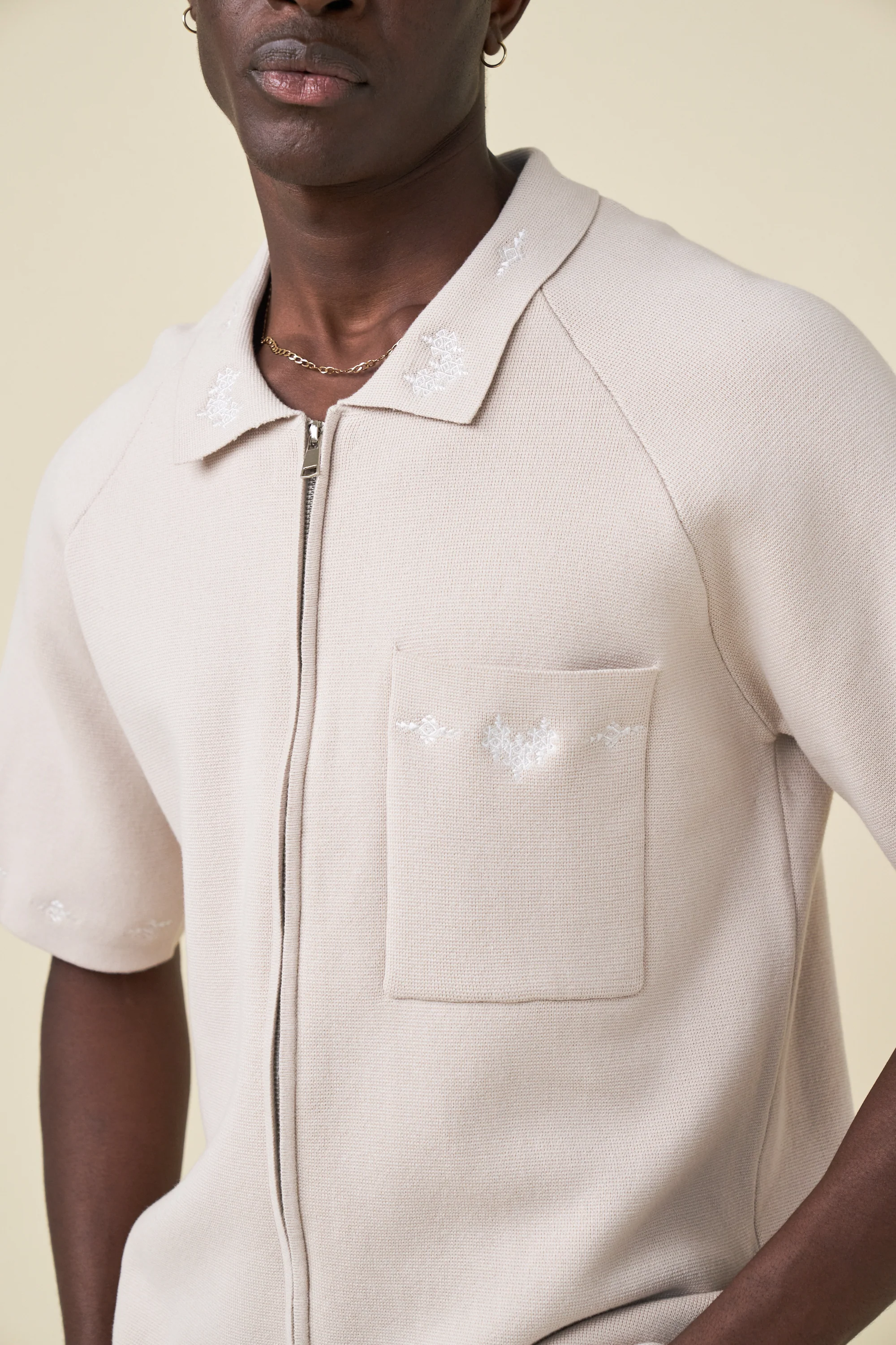 AZTEC CROPPED ZIP KNIT POLO - STONE - Image 7
