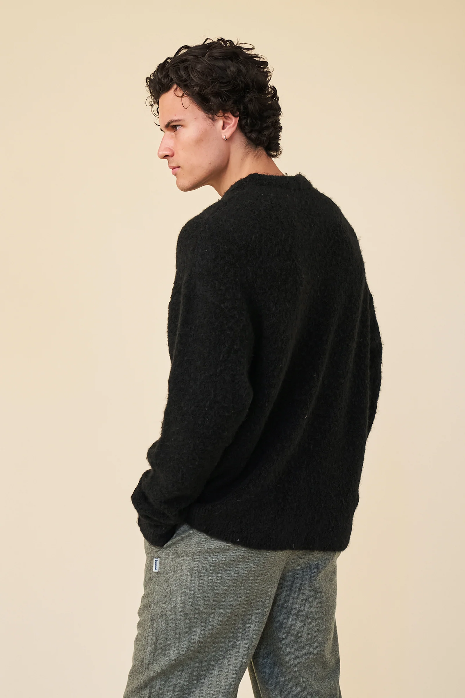BOUCLE HAND EMBROIDERY LINK KNIT - BLACK - Image 6
