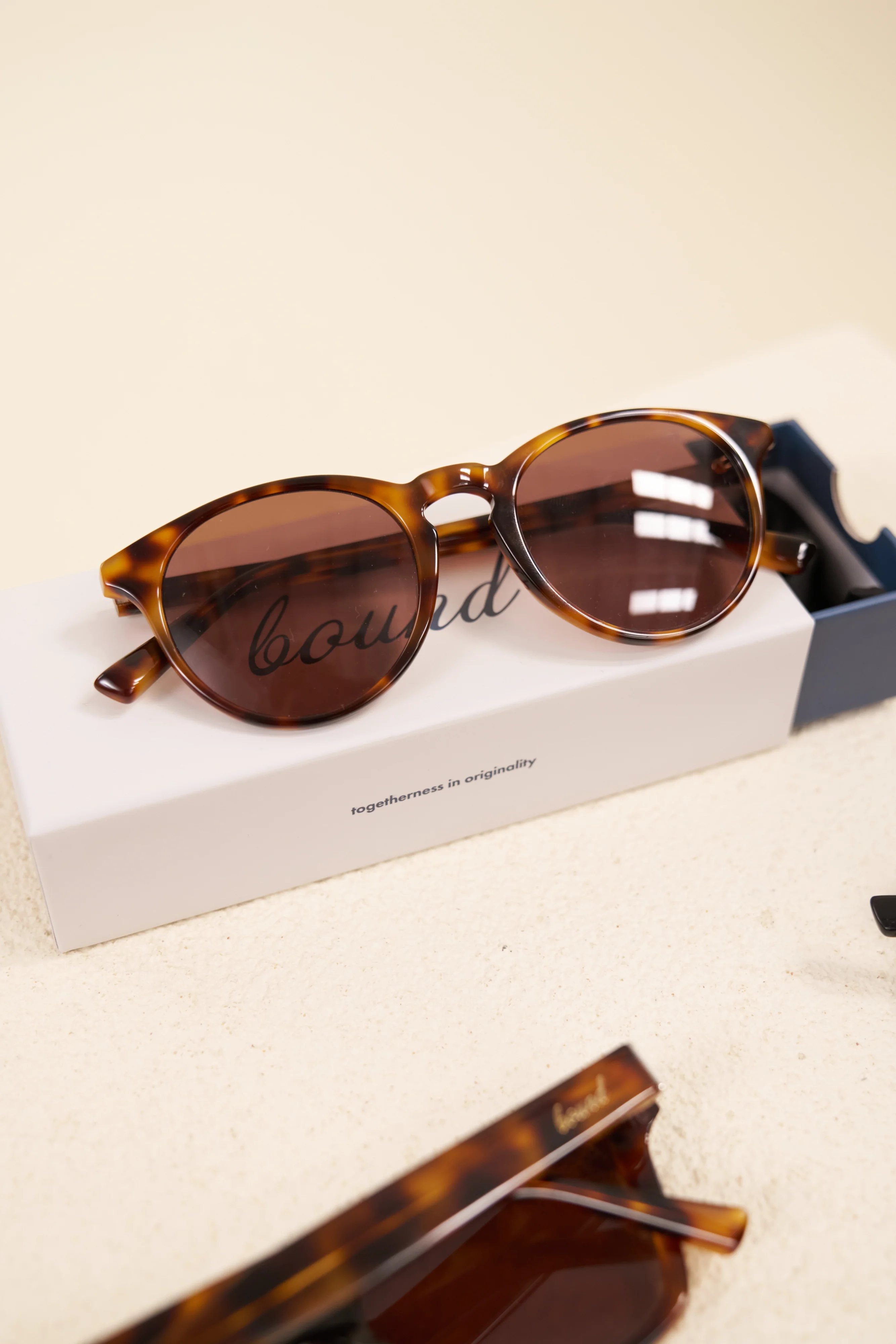 LUKA SUNGLASSES - TORTOISE - Image 8