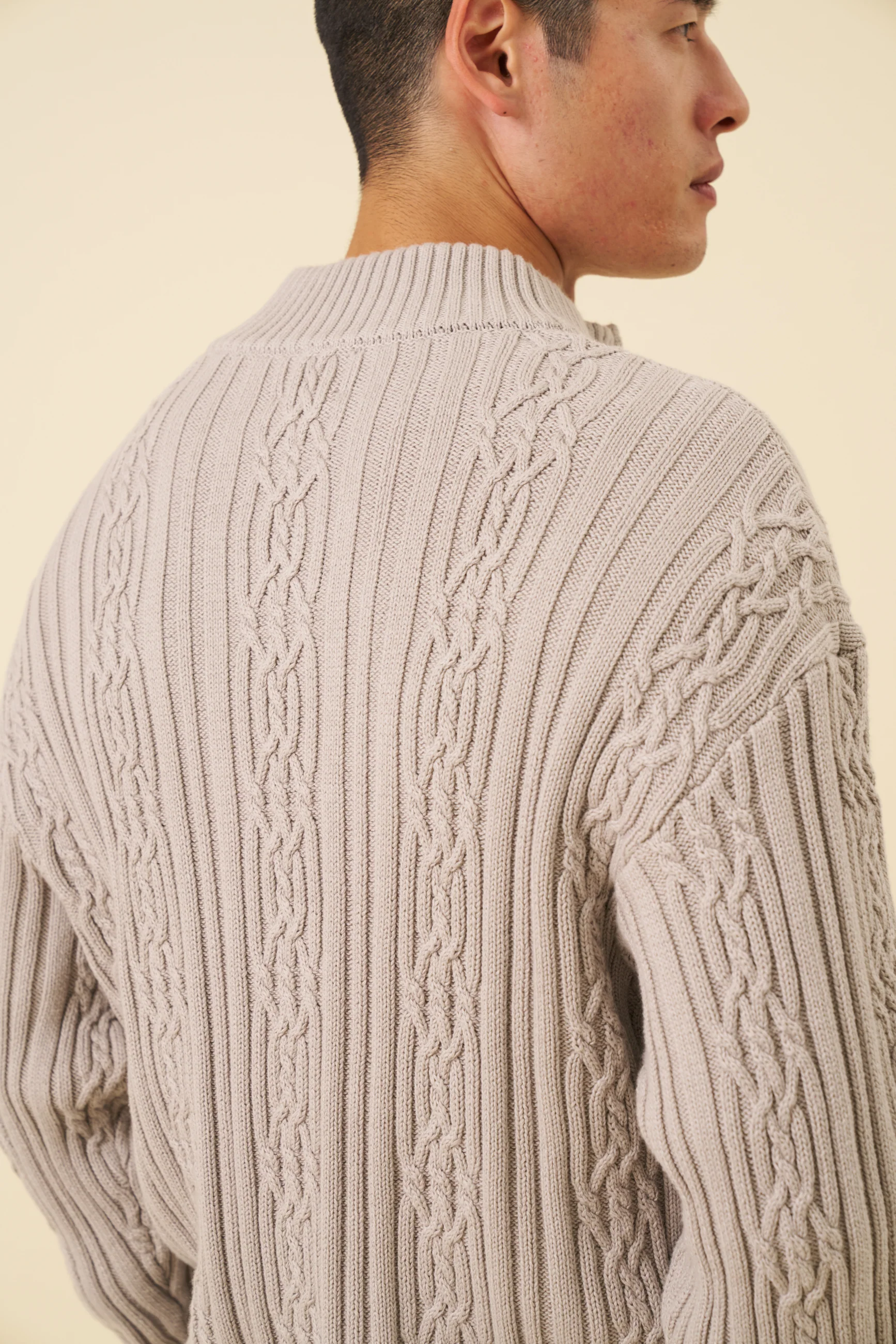 CABLE KNIT HALF ZIP - MID GREY - Image 4