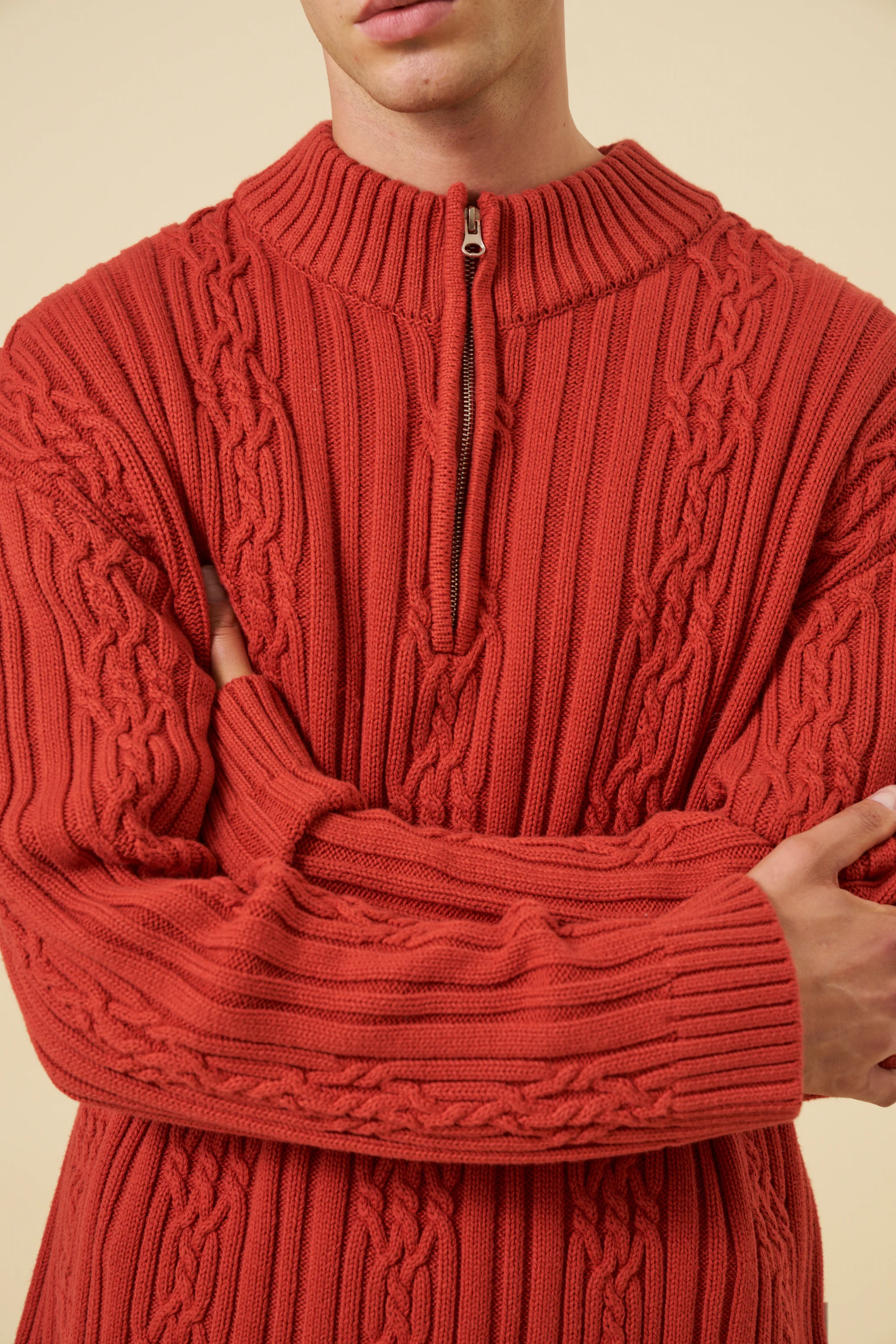 CABLE KNIT HALF ZIP PULLOVER - RUST RED - Image 6