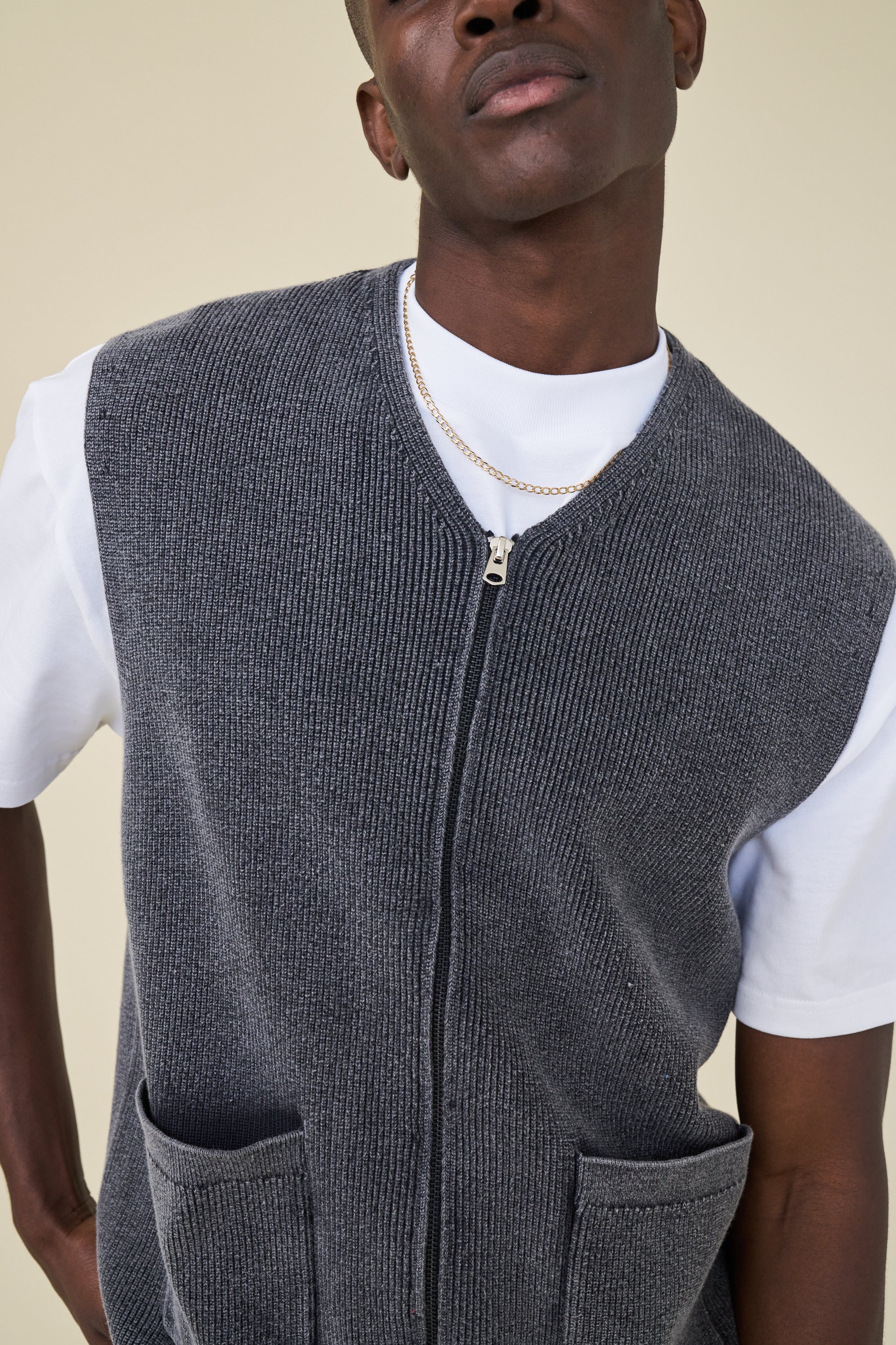CHARCOAL ACID WASH KNIT VEST - Image 5