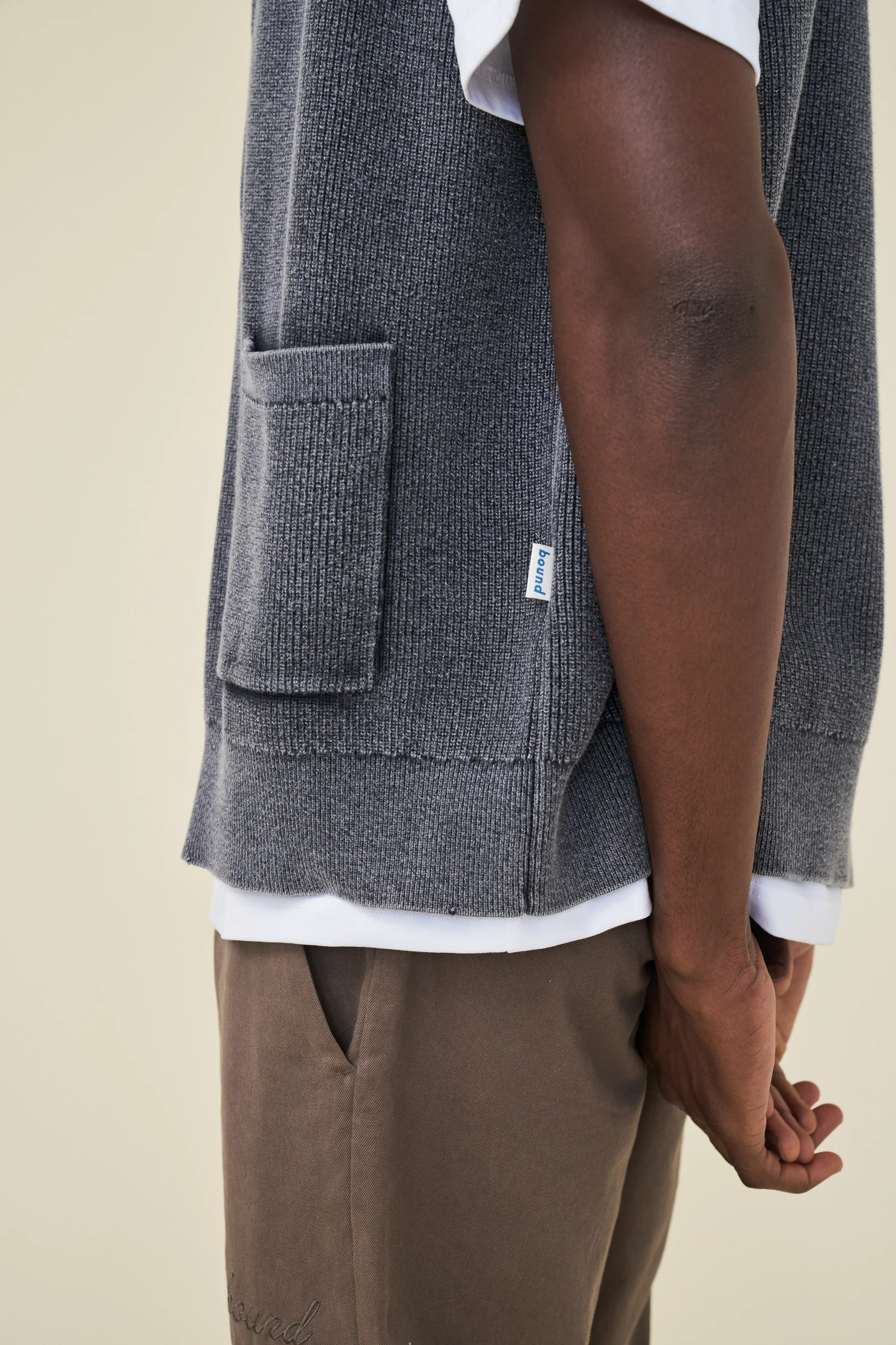 CHARCOAL ACID WASH KNIT VEST - Image 6
