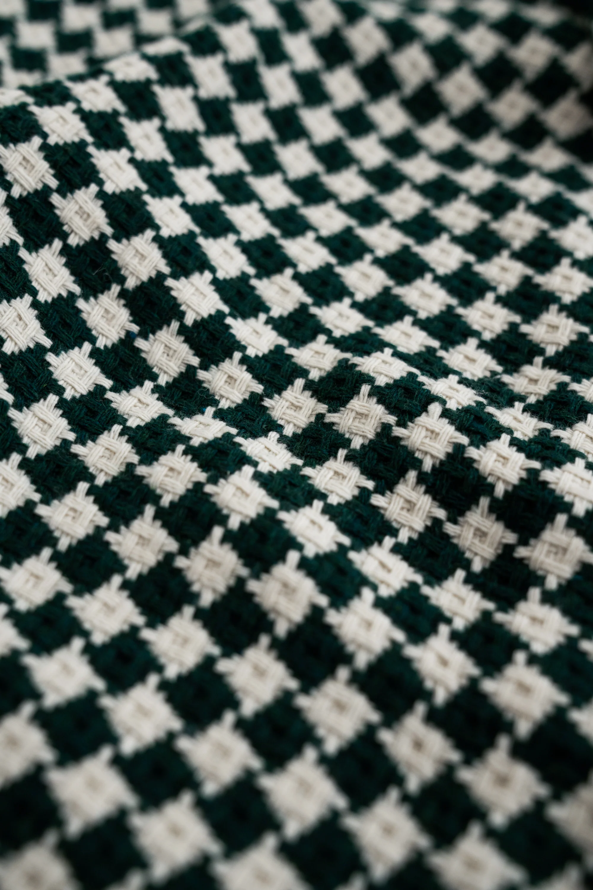 CHECKERED WOVEN OVERSHIRT - BOTTLE GREEN - Image 9