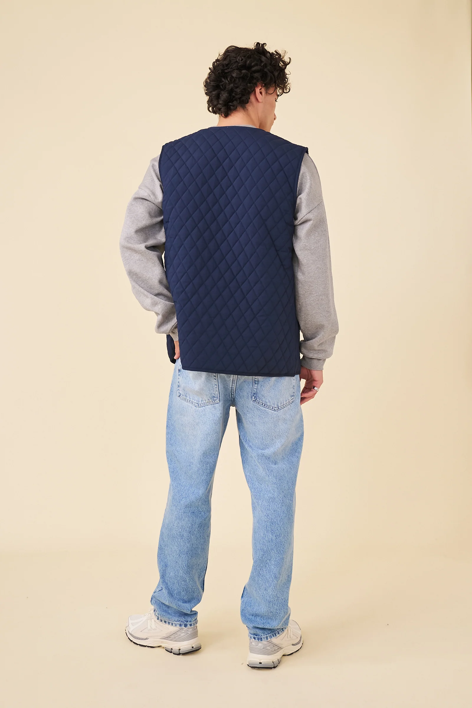 CHELSEA QUILTED VEST - NAVY - Image 4
