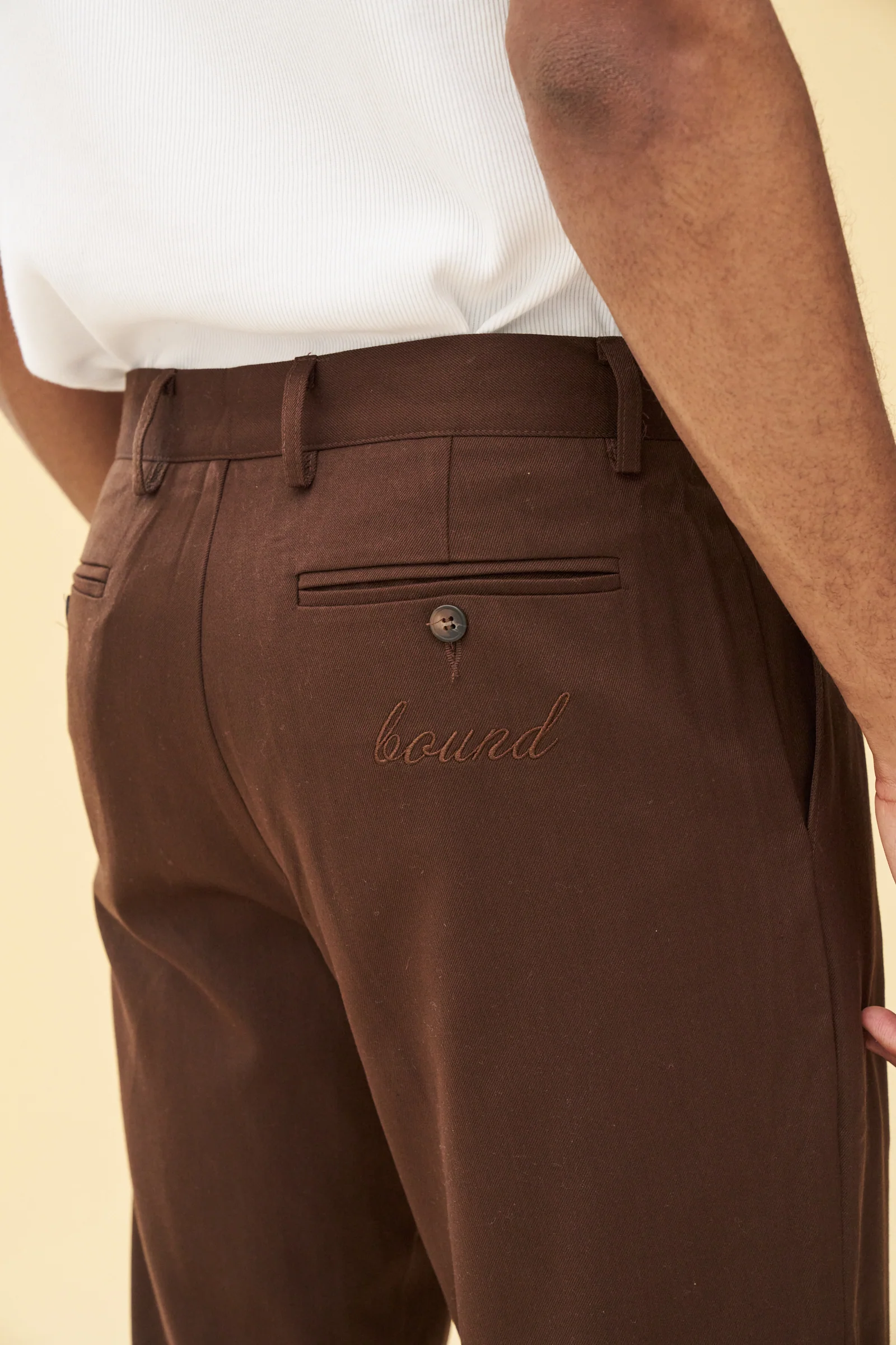 PLEATED SMART TROUSERS - BROWN - Image 2