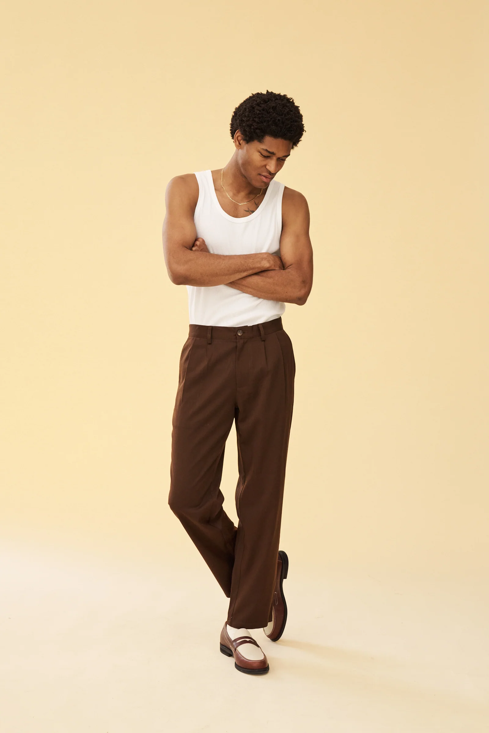 PLEATED SMART TROUSERS - BROWN - Image 6