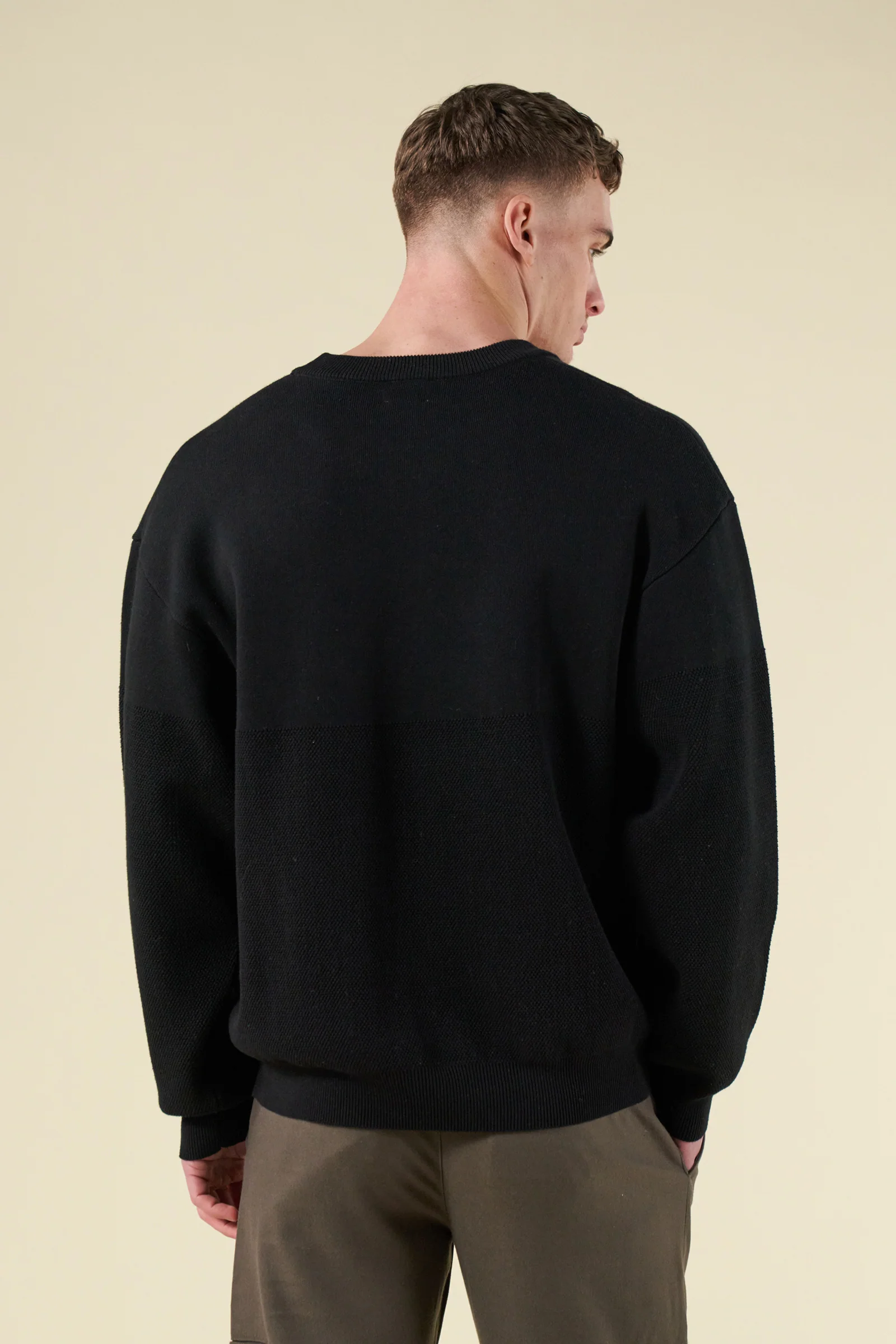 CREST PANEL KNIT SWEATER - BLACK - Image 4