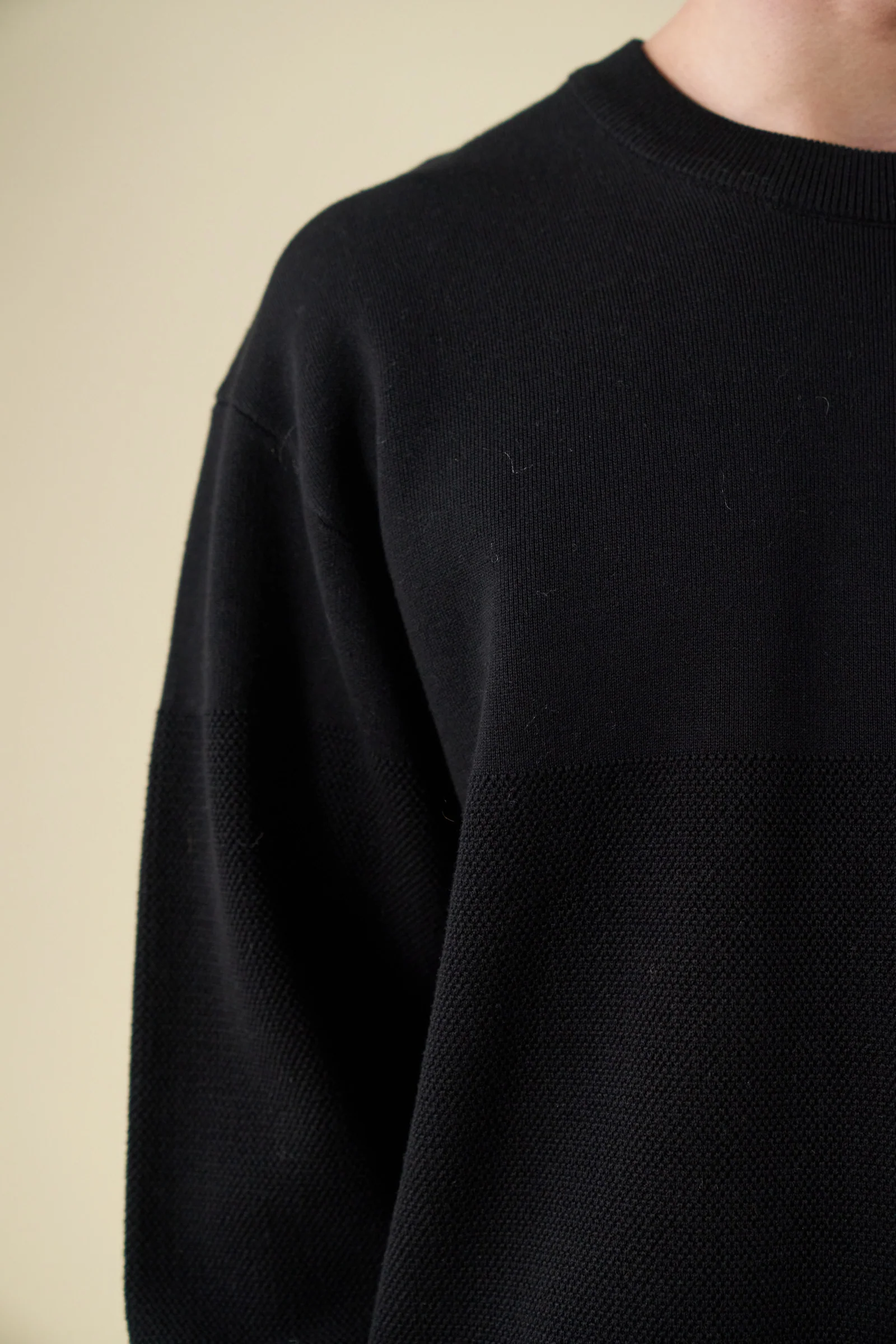 CREST PANEL KNIT SWEATER - BLACK - Image 7