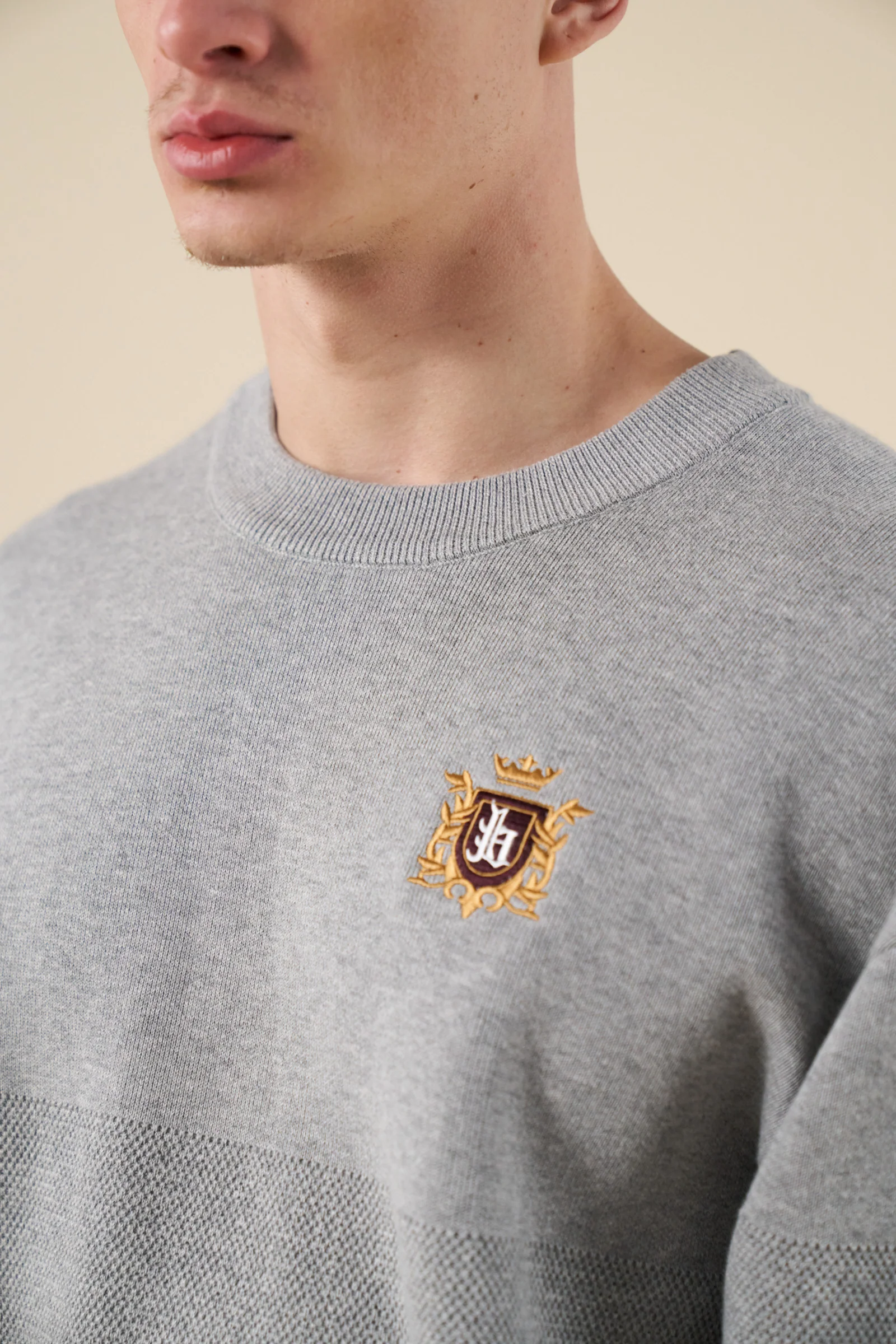 CREST PANEL KNIT SWEATER - HEATHER GREY - Image 5
