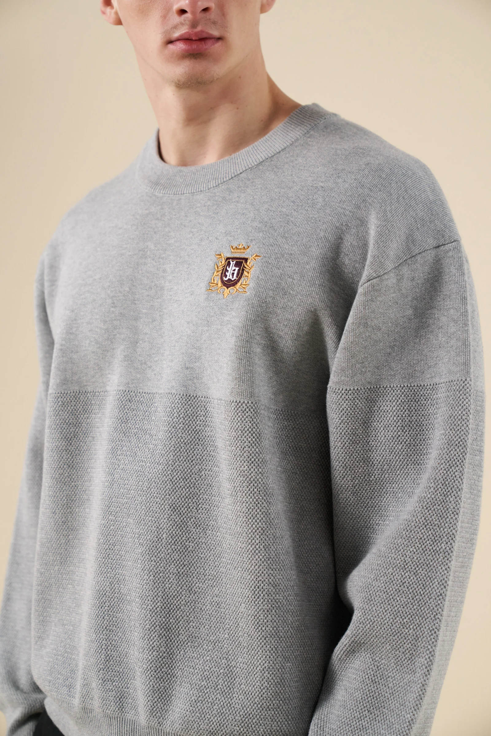 CREST PANEL KNIT SWEATER - HEATHER GREY - Image 7