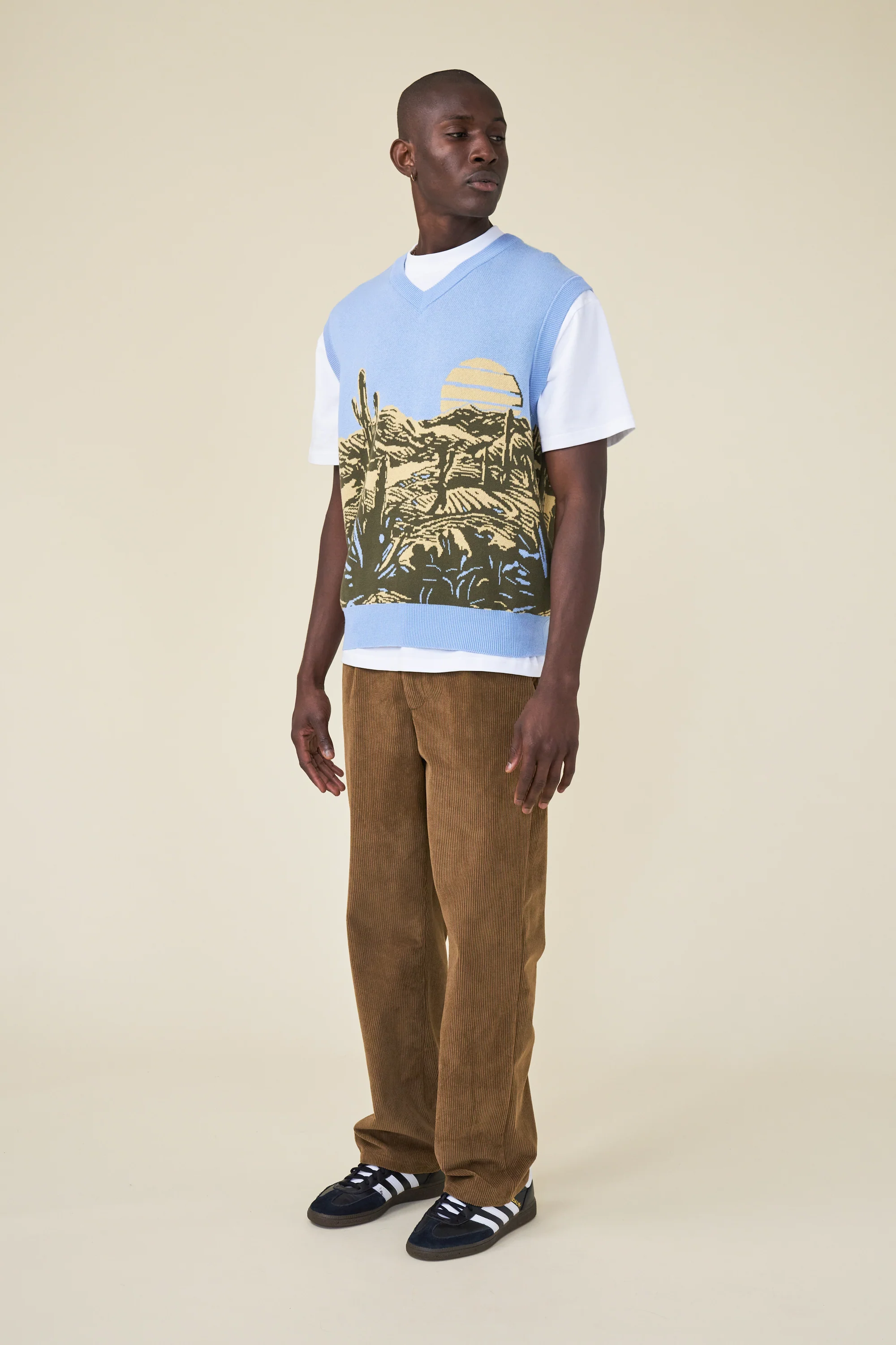 DESERT V-NECK KNIT VEST - Image 3