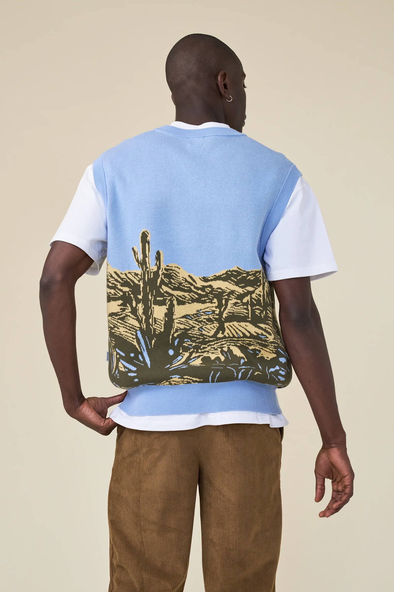 DESERT V-NECK KNIT VEST - Image 4