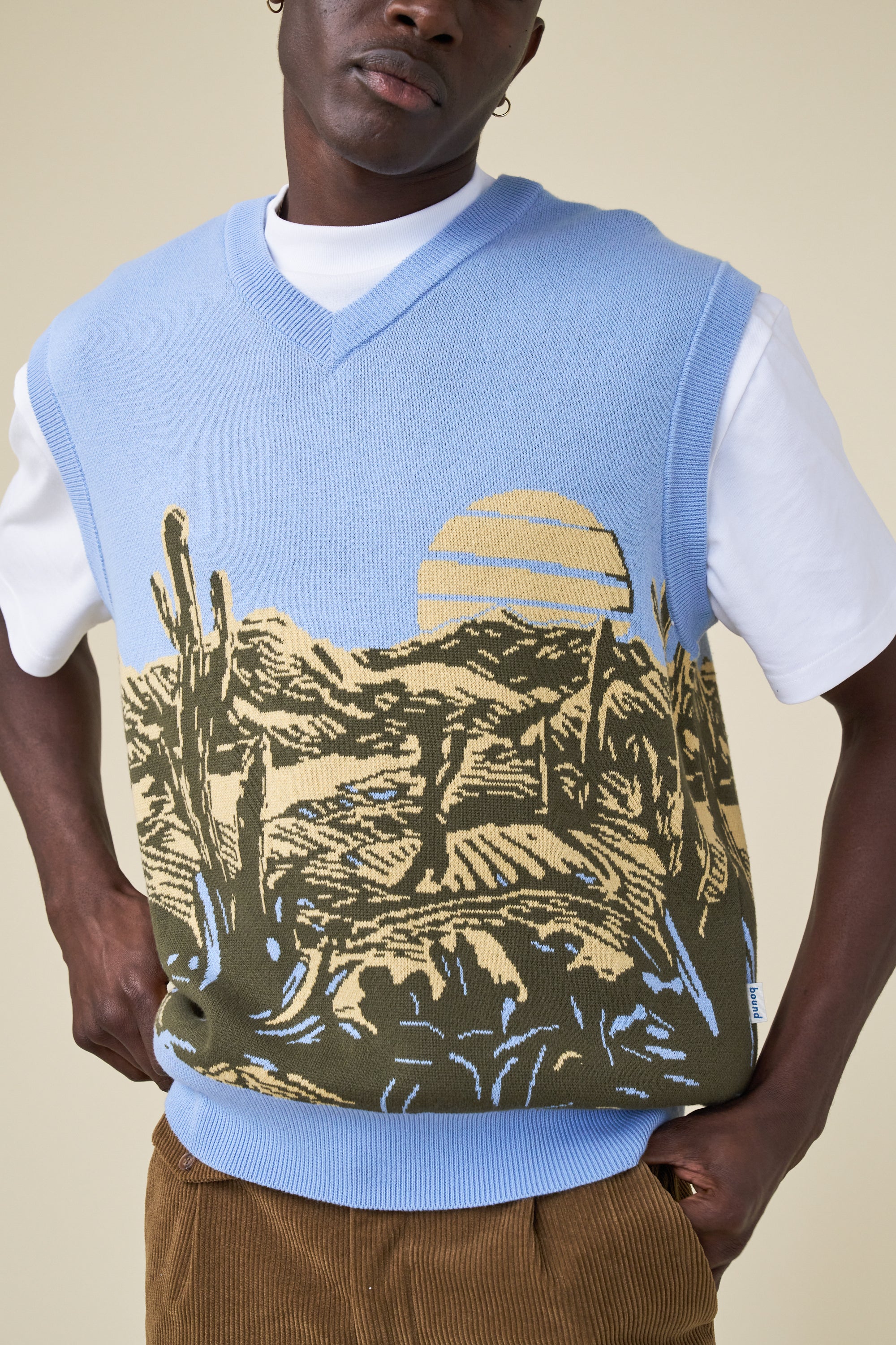 DESERT V-NECK KNIT VEST - Image 5