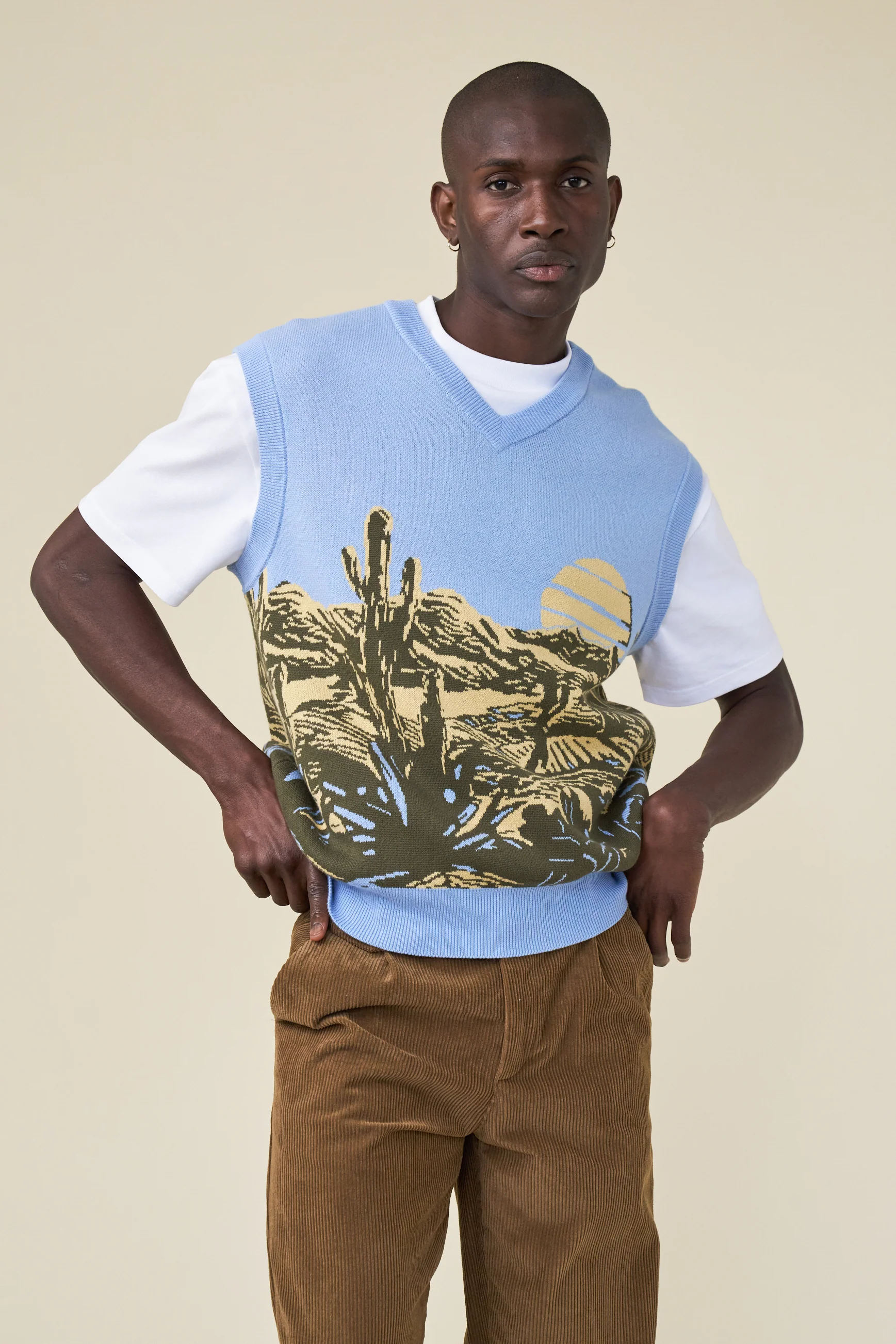 DESERT V-NECK KNIT VEST - Image 6