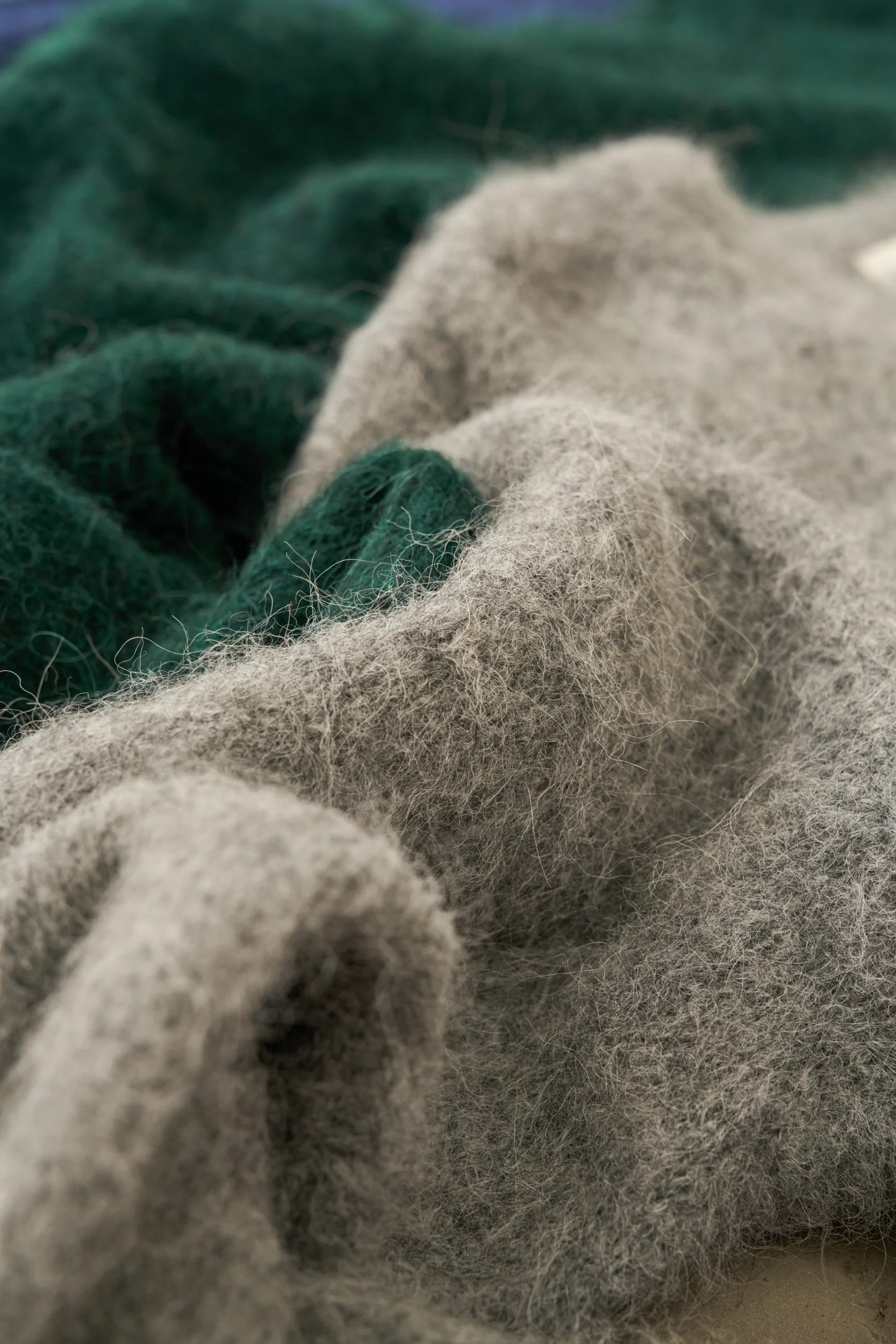 DEXTER CROPPED ALPACA KNIT - GREY - Image 9