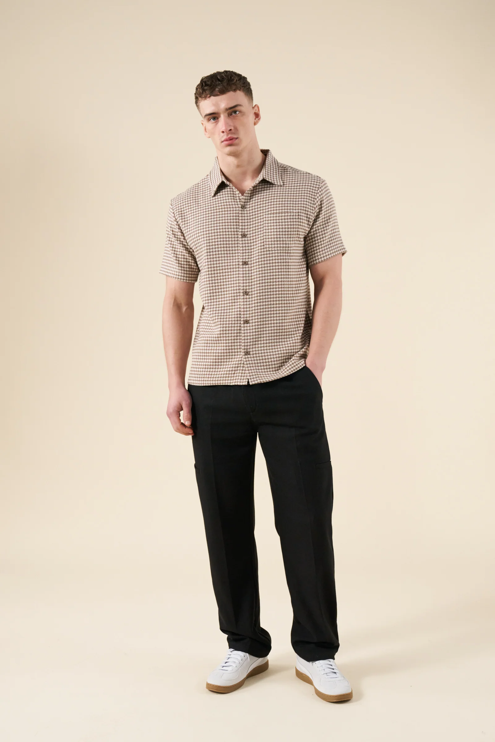 DOGTOOTH WOVEN POLO - TAN - Image 2