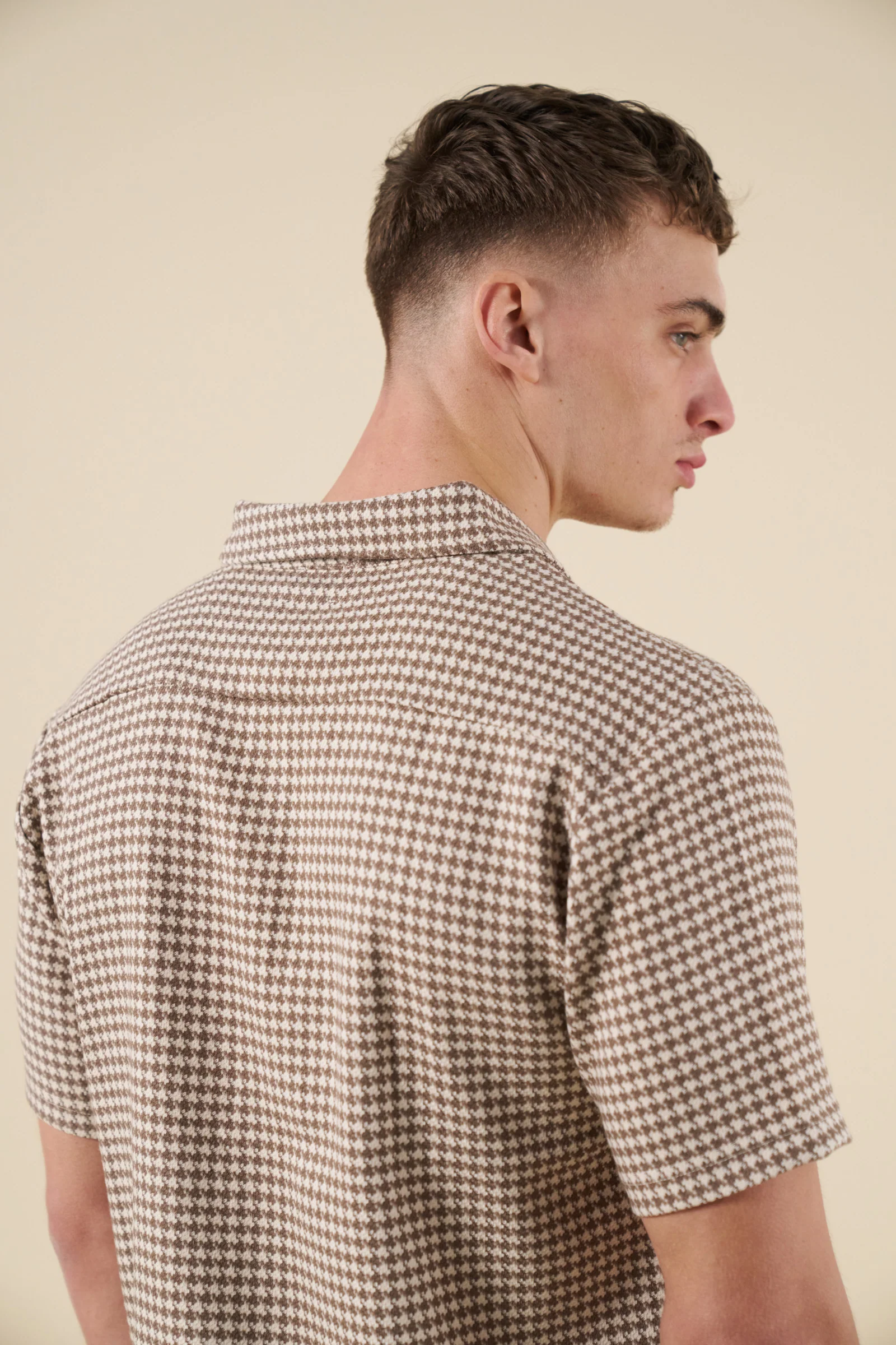 DOGTOOTH WOVEN POLO - TAN - Image 6