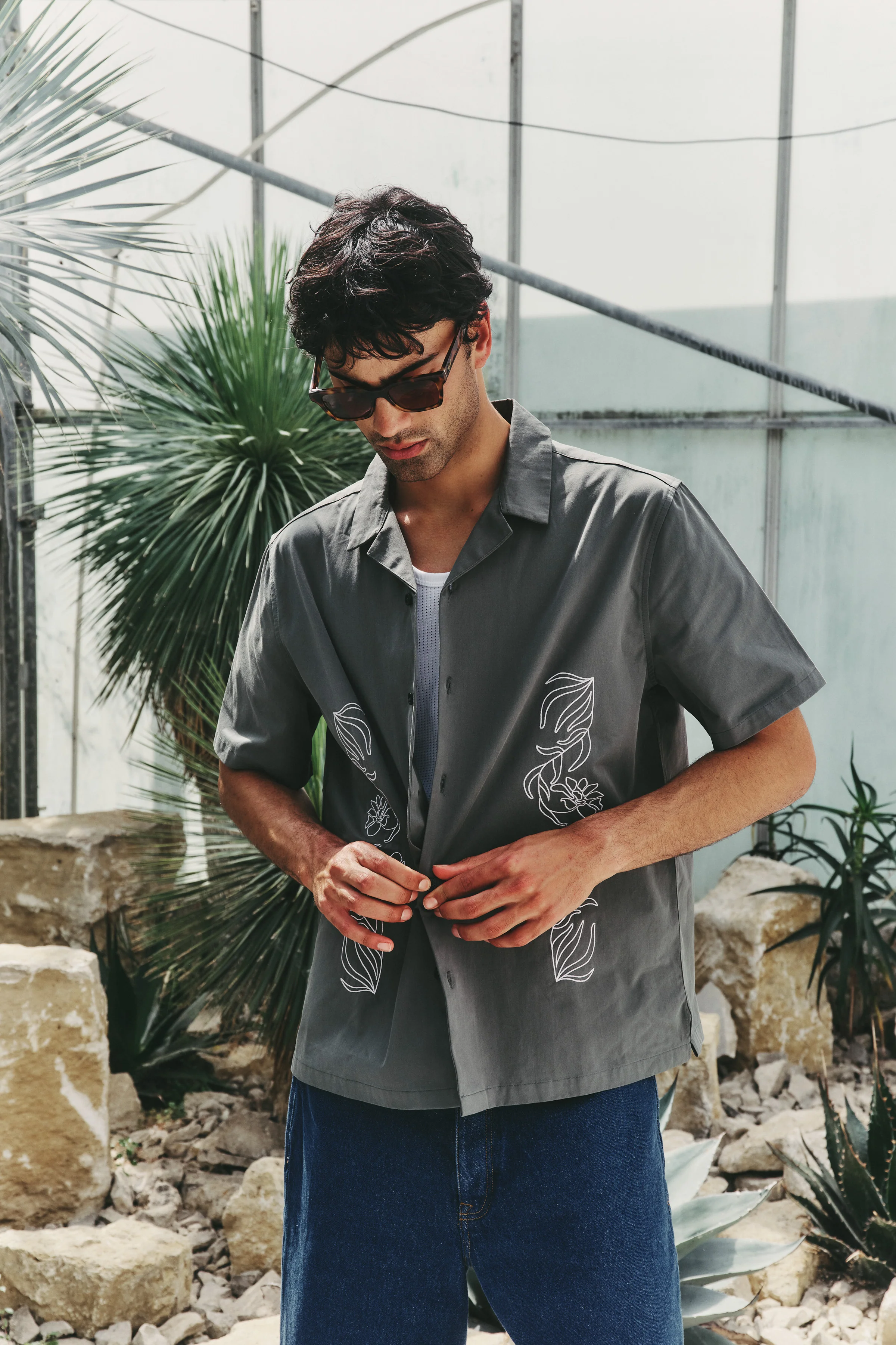 FLORAL EMBROIDERED SHIRT - GREEN - Image 2