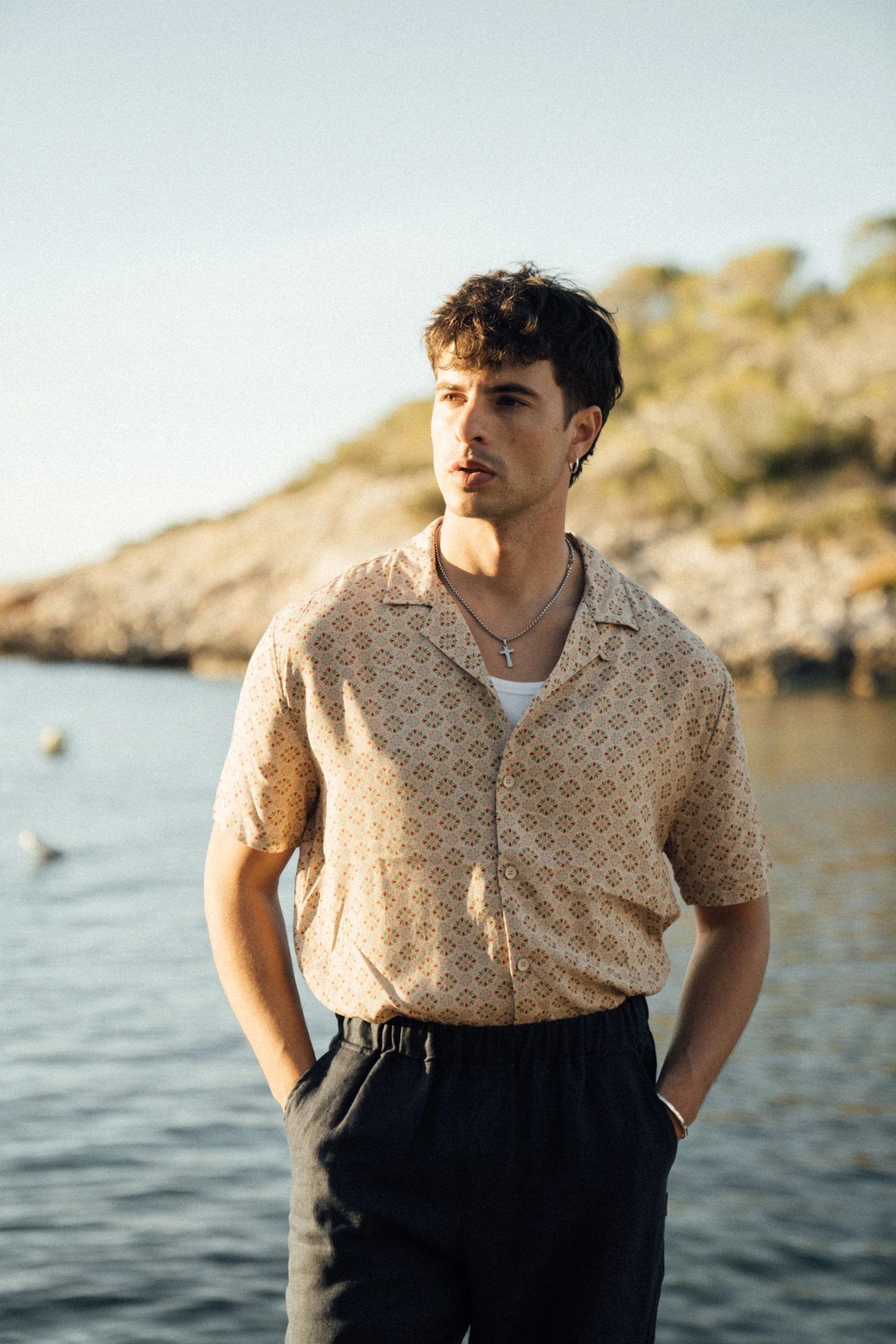 FLORAL MOSAIC RAYON SS SHIRT - Image 2