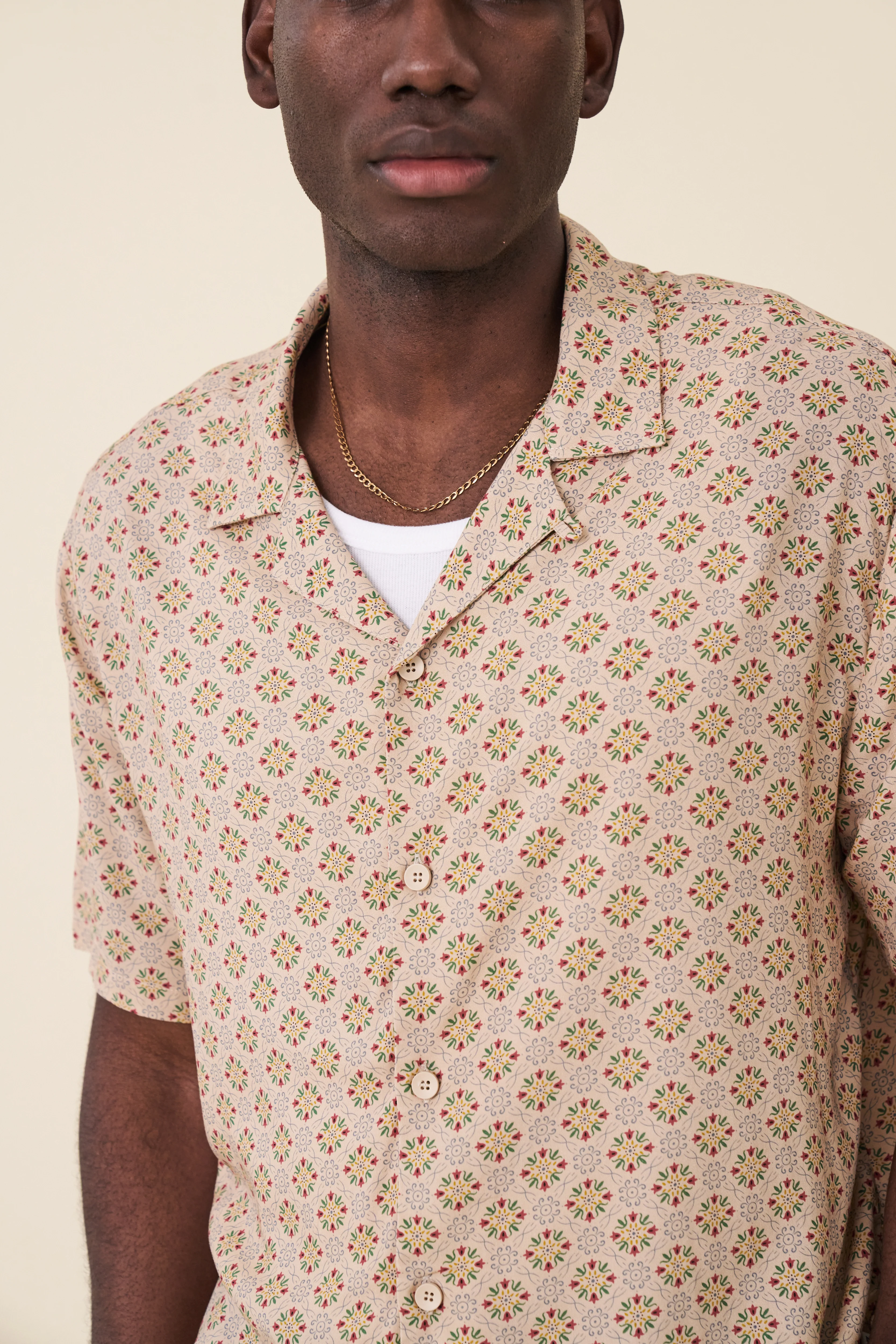 FLORAL MOSAIC RAYON SS SHIRT - Image 4