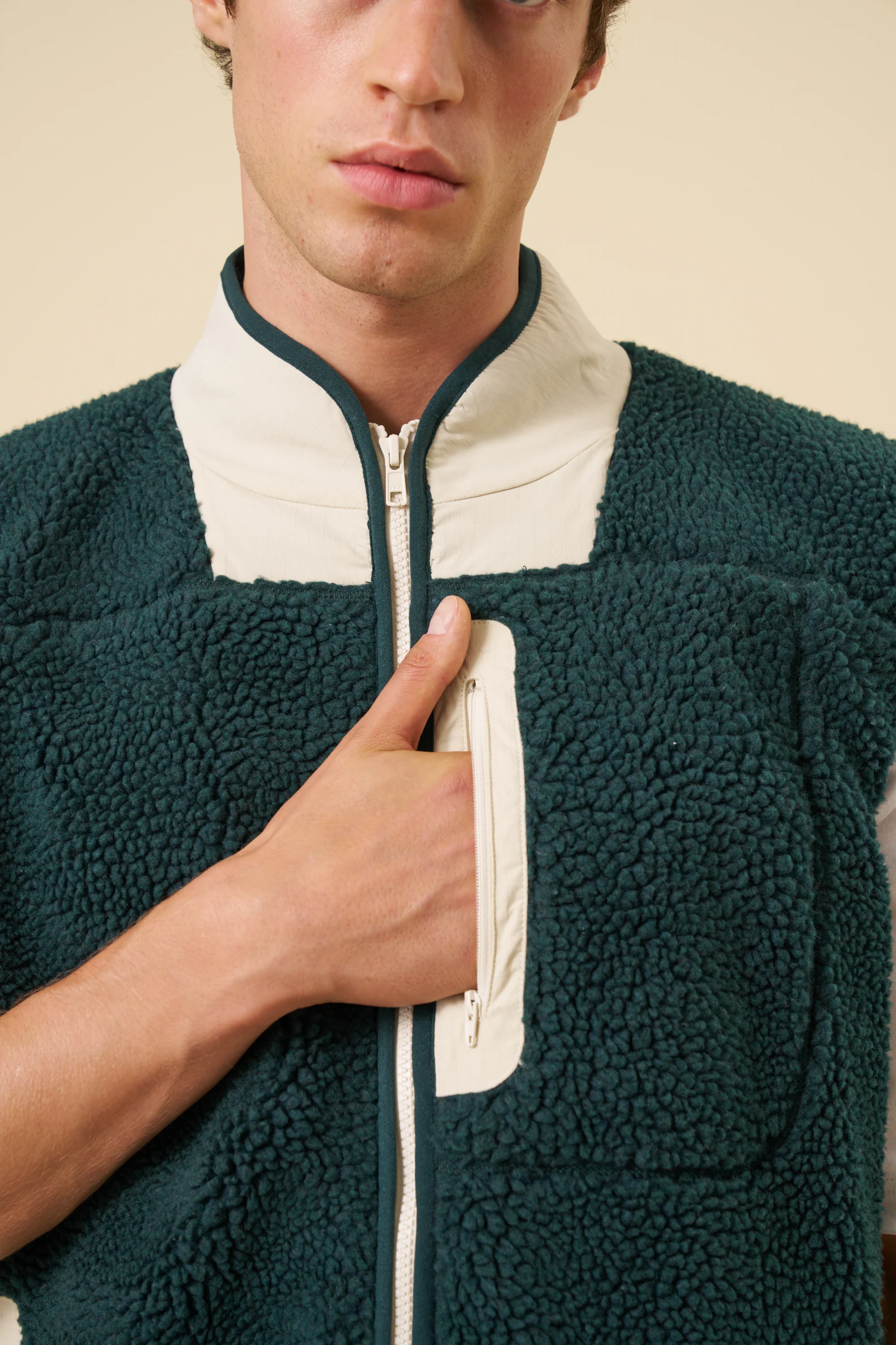 FOREST FLEECE GILET - Image 4