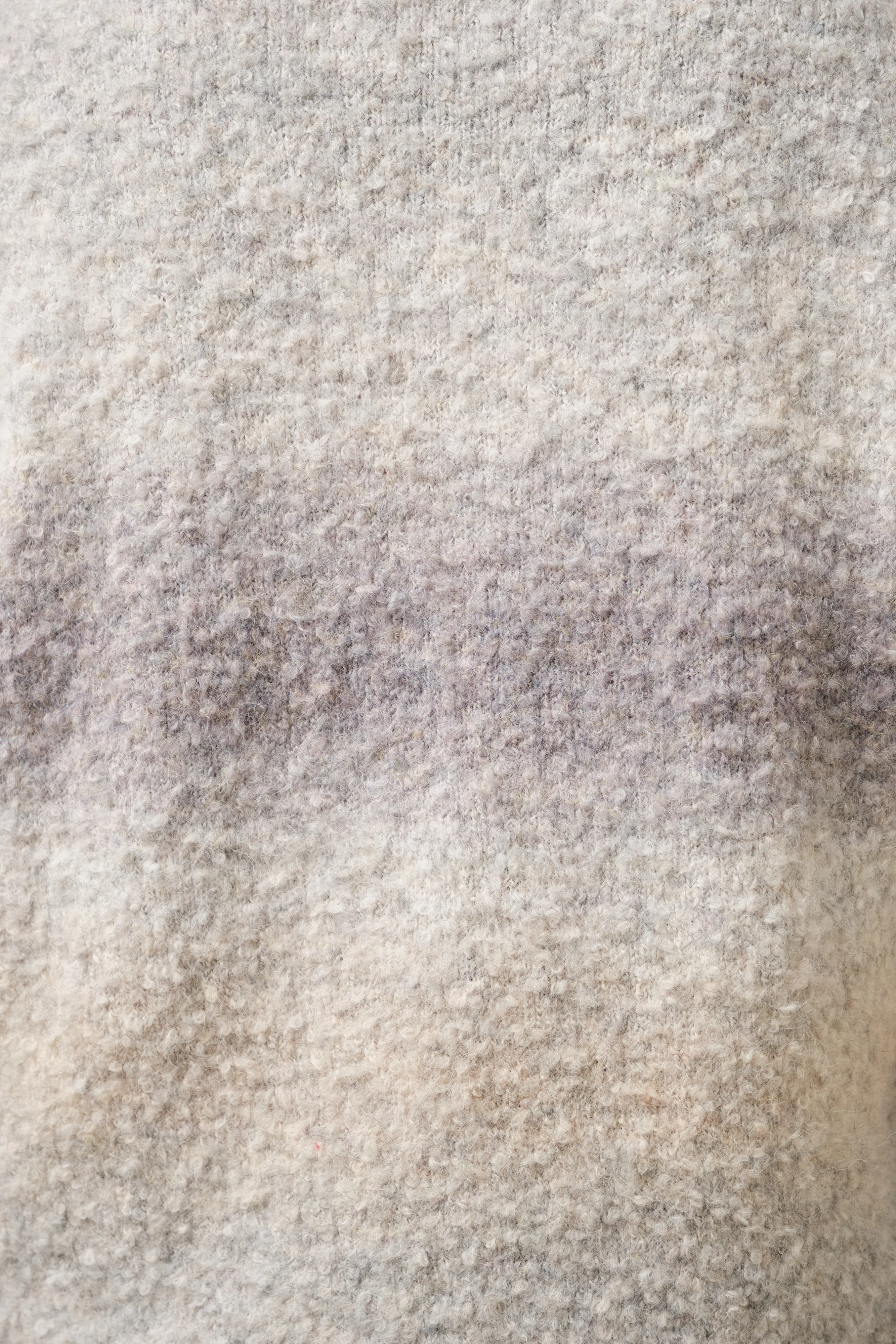 BOUCLE GRADIENT V-NECK KNIT VEST - ASH - Image 5