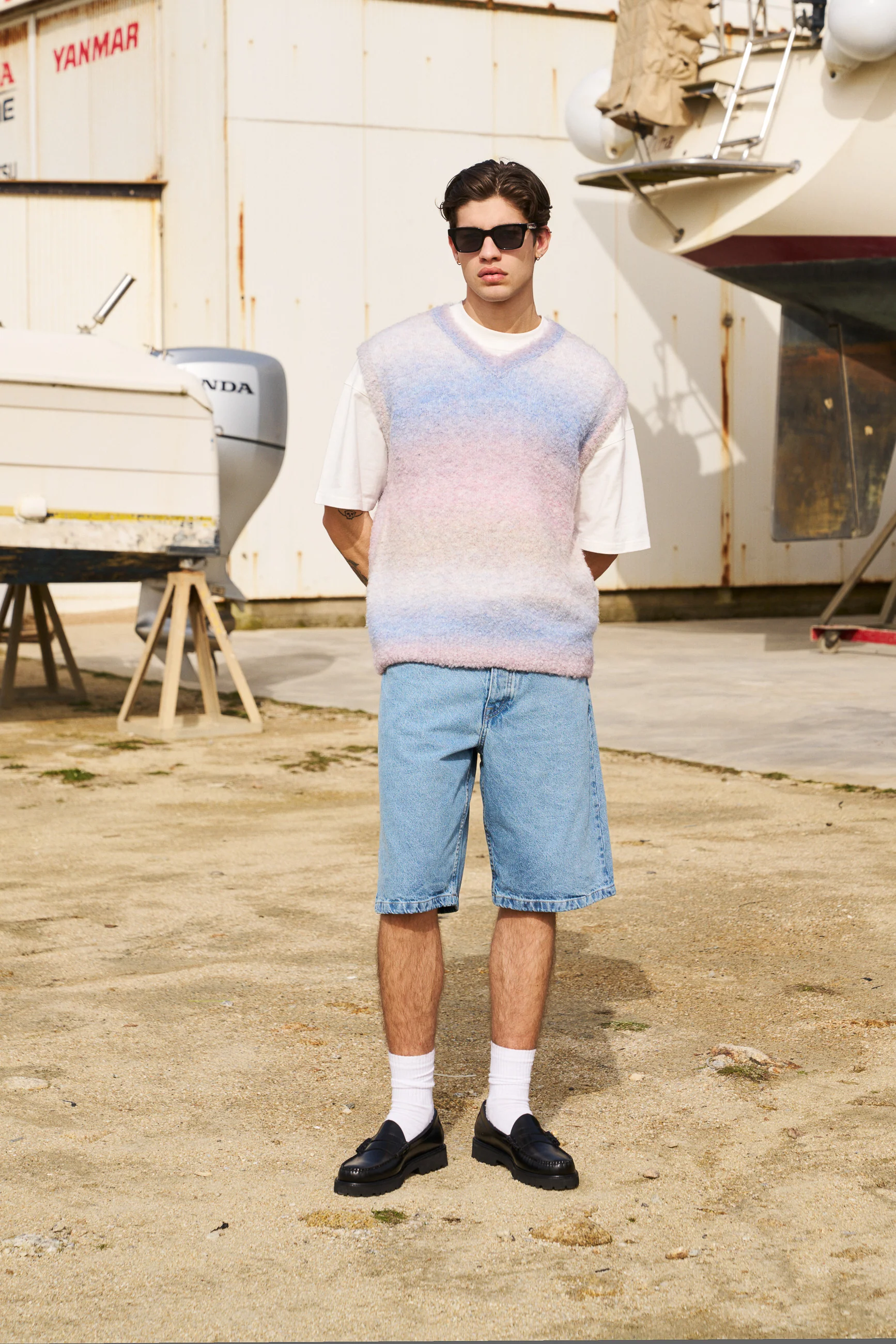 BOUCLE GRADIENT V-NECK KNIT VEST - CANDY - Image 2