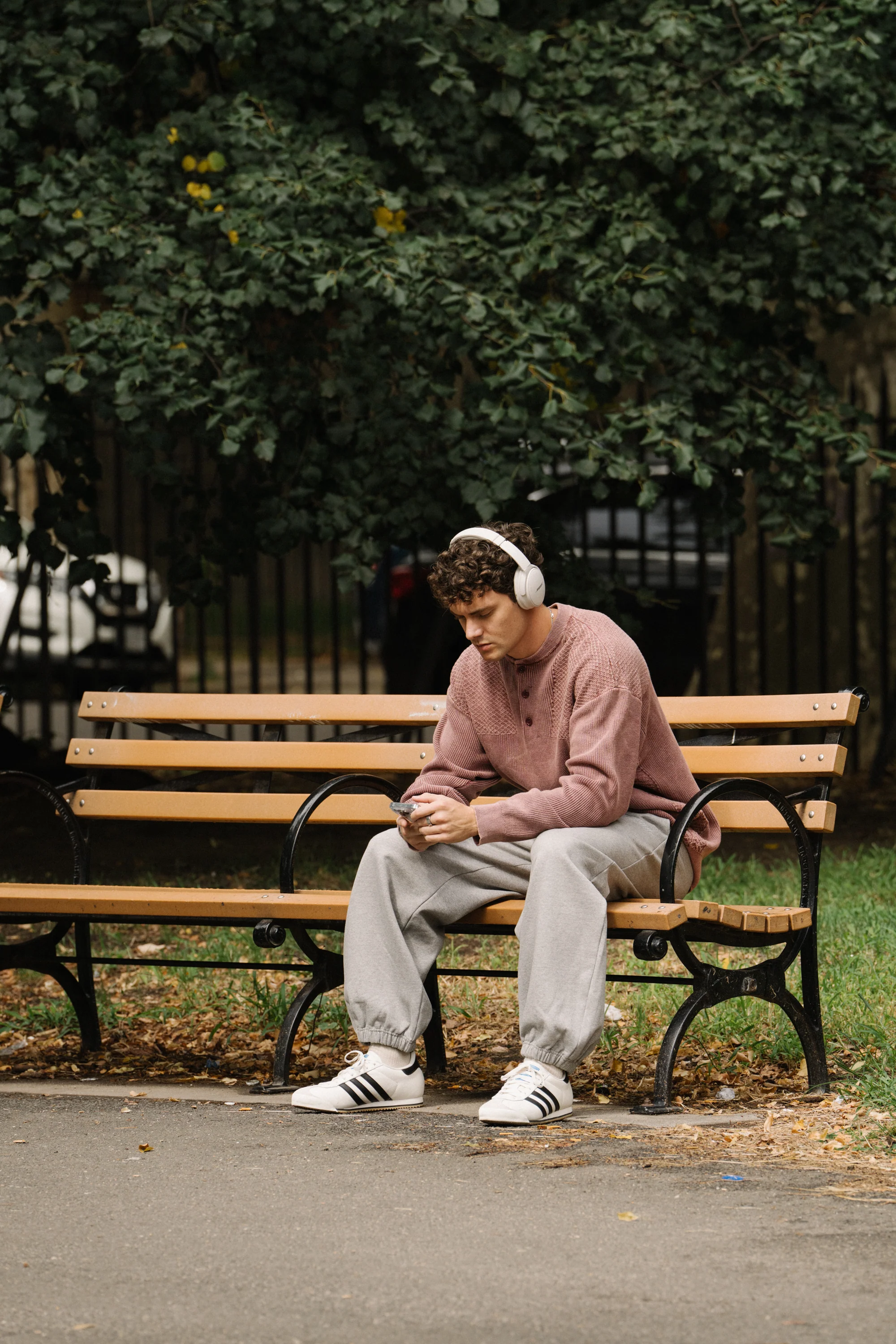 HALF BUTTON PANEL ACID WASHED PULLOVER - CARDINAL - Image 10