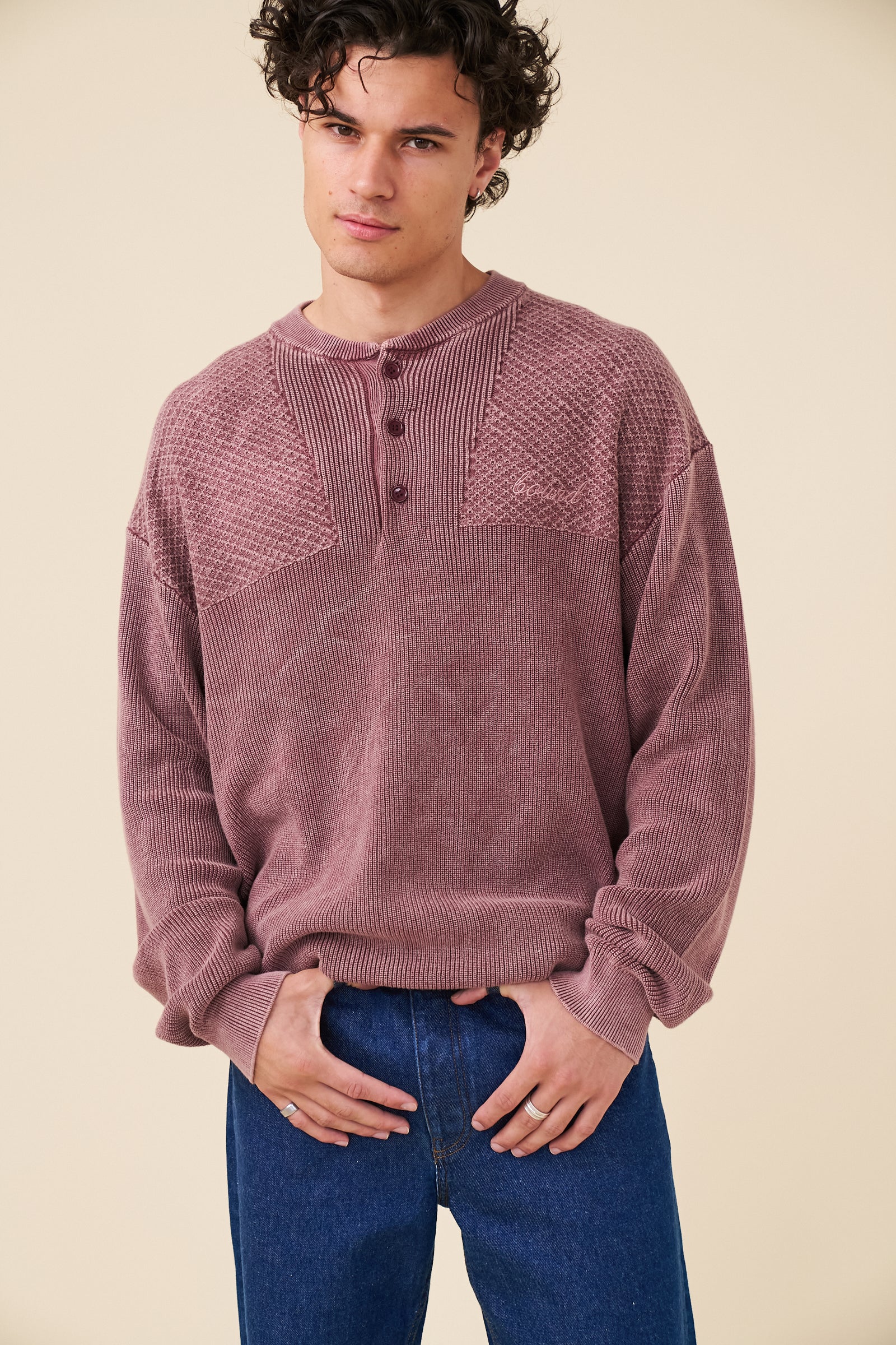 HALF BUTTON PANEL ACID WASHED PULLOVER - CARDINAL - Image 7