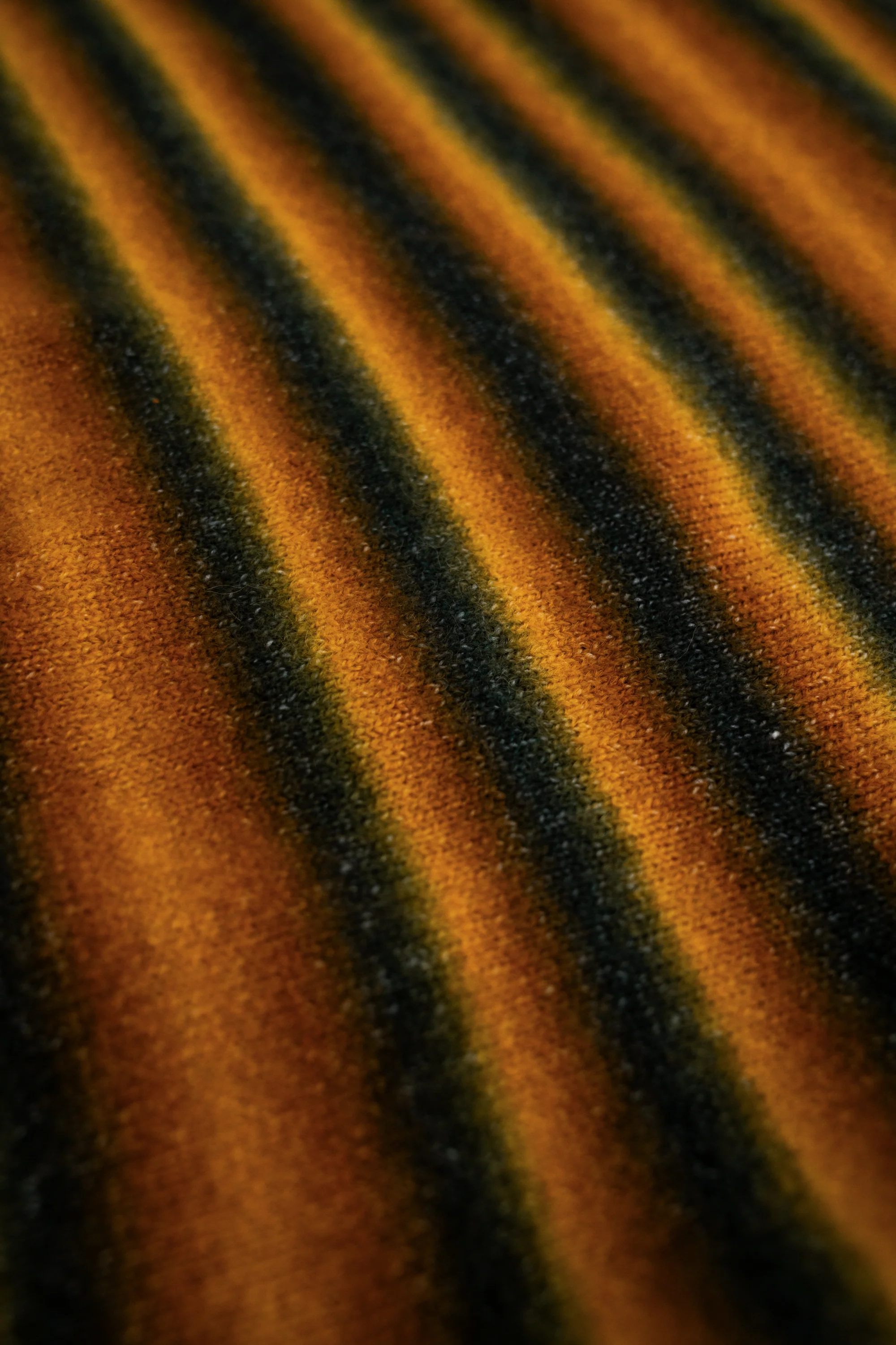 HEATON GRADIENT KNIT SWEATER - Image 11