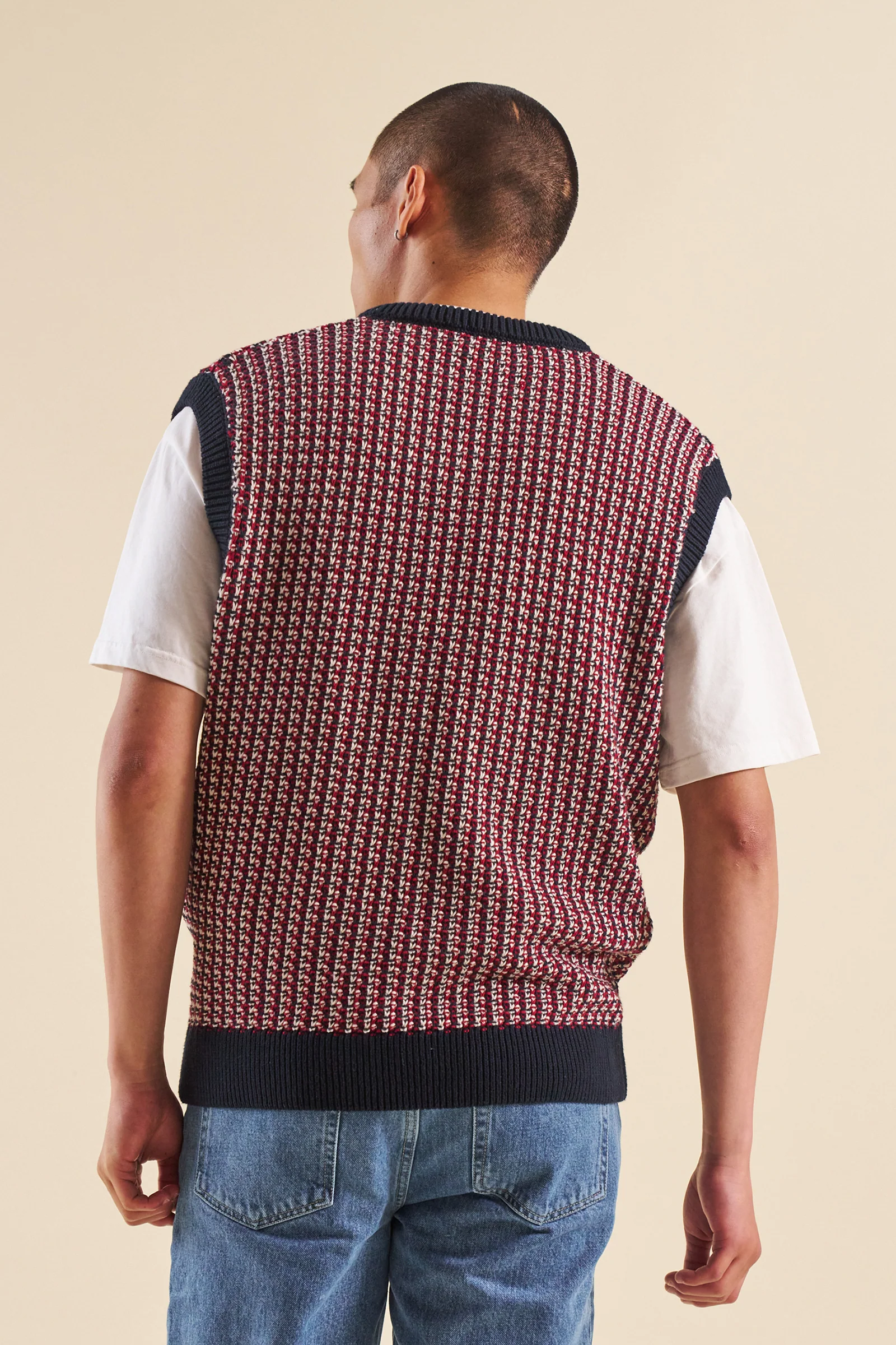 KNITTED CROCHET VEST - BLUE / RED - Image 2