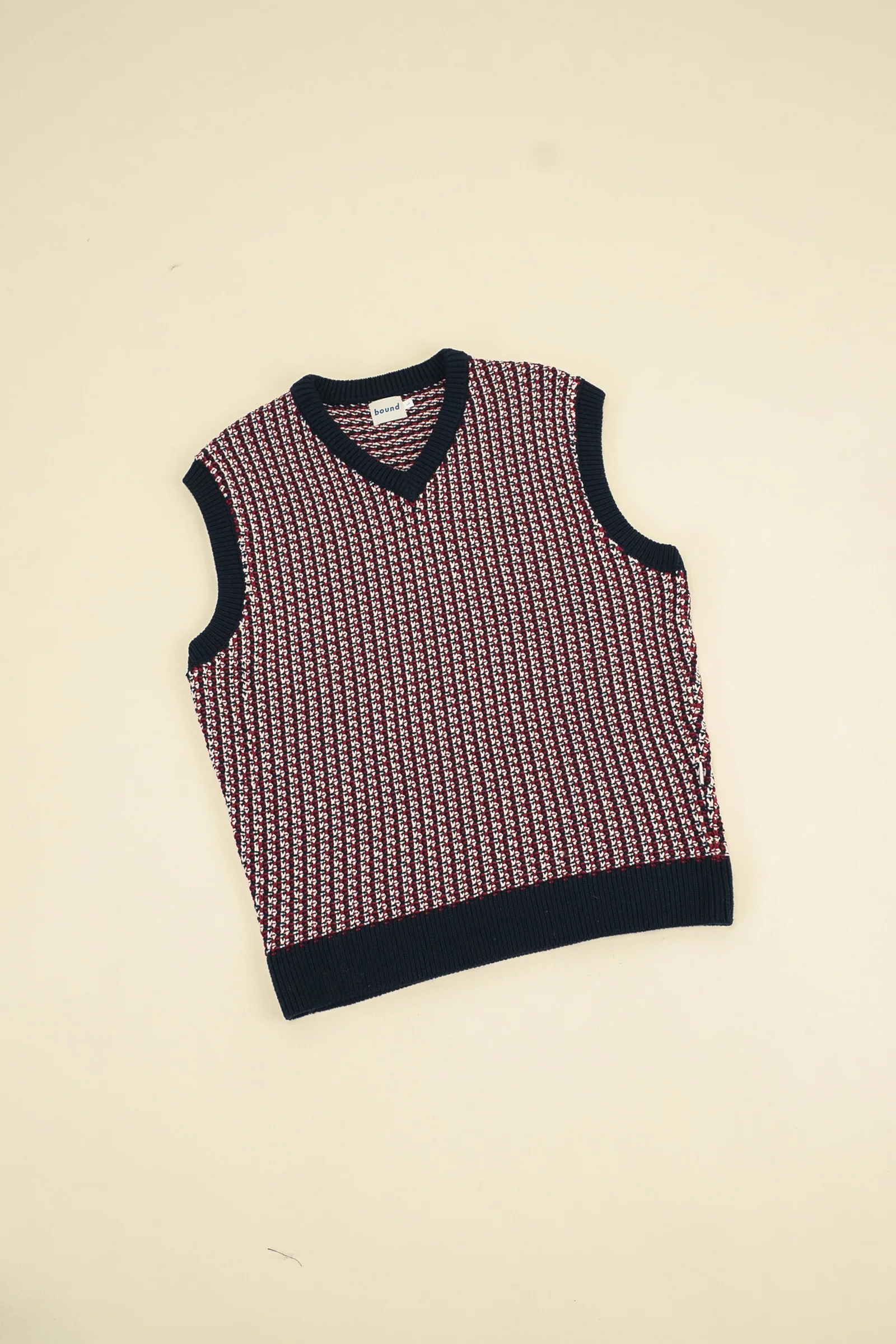 KNITTED CROCHET VEST - BLUE / RED - Image 8
