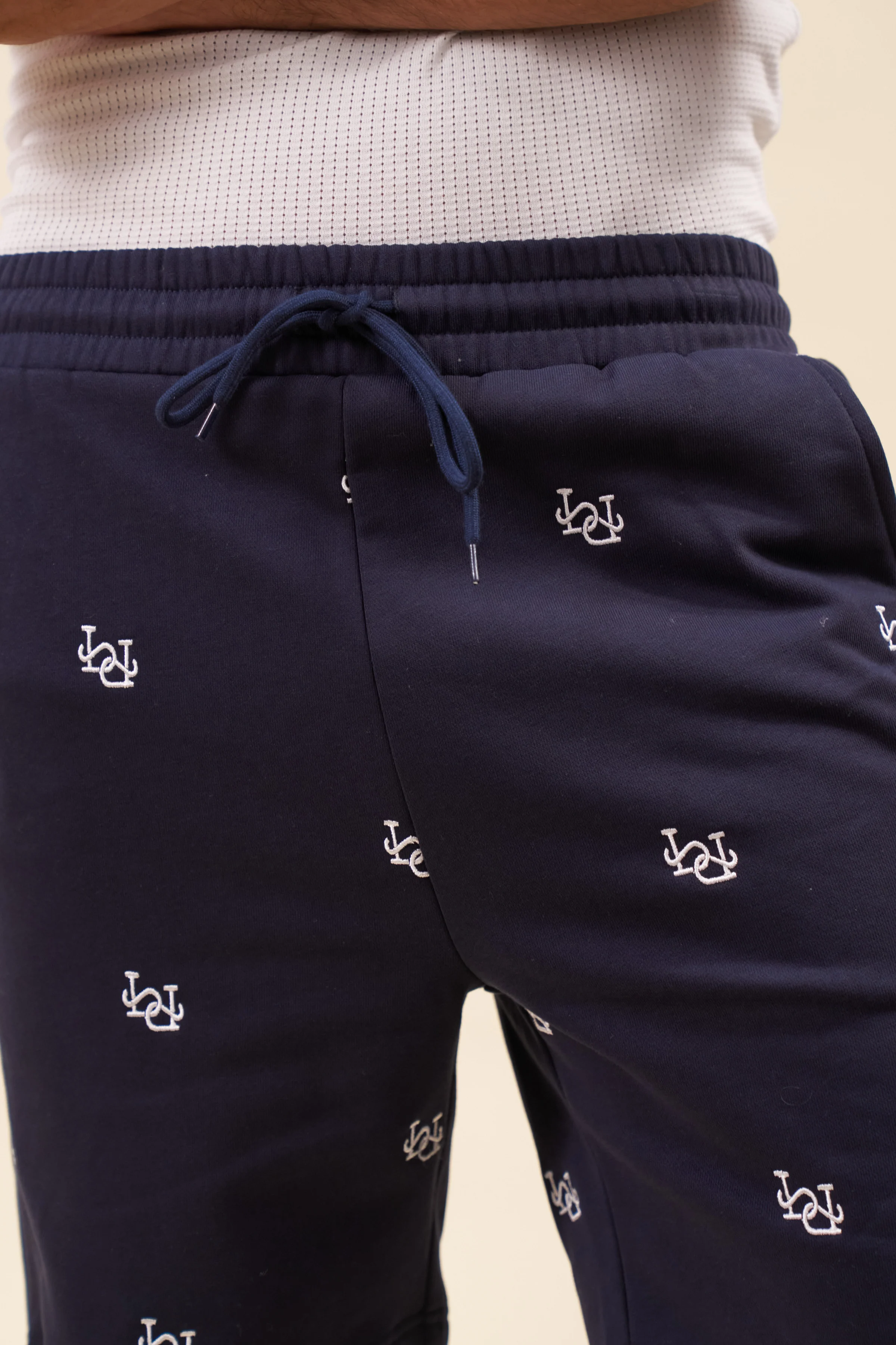 LINK EMBROIDERY SWEAT SHORTS - NAVY - Image 4