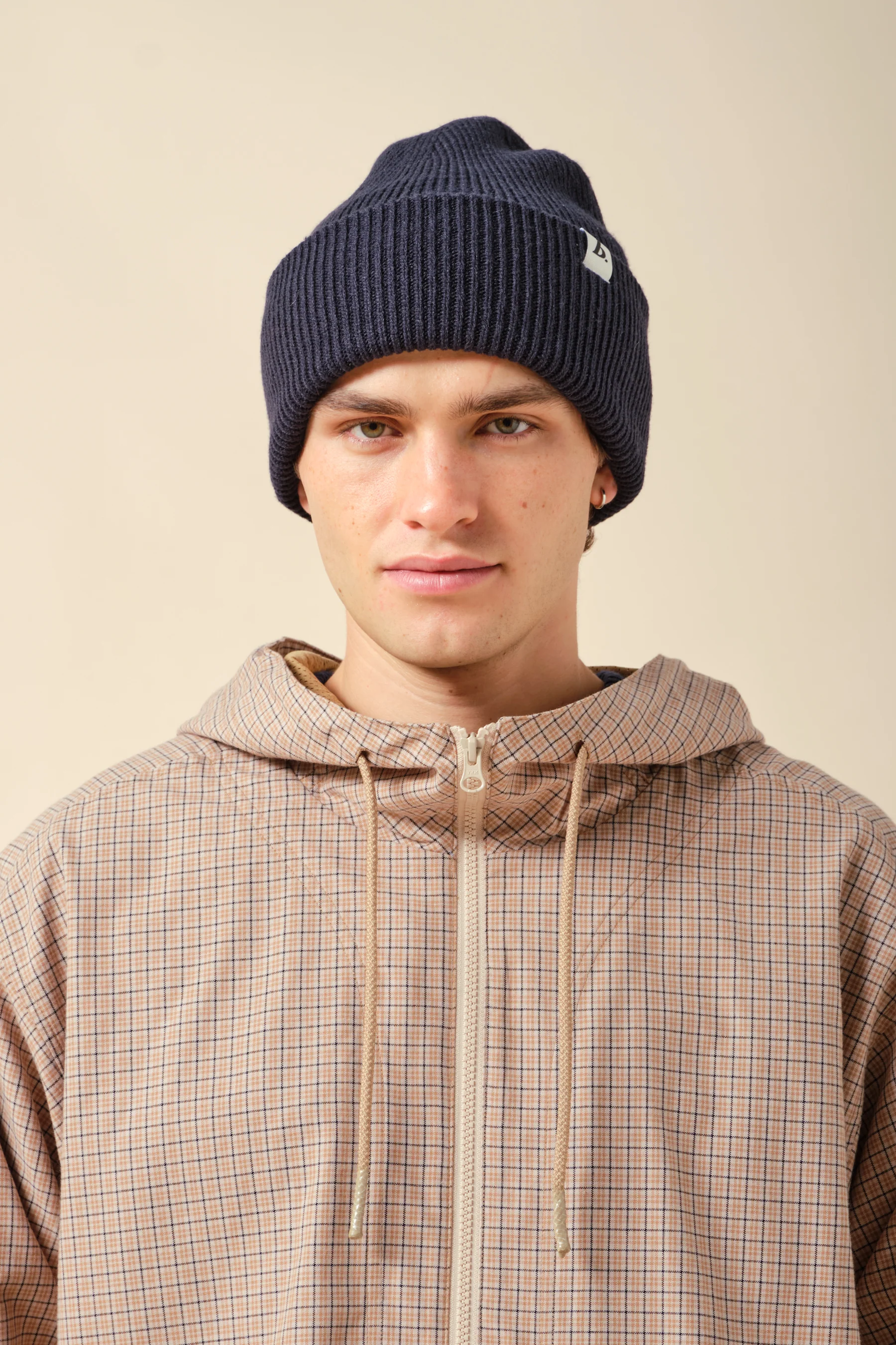 OVERSIZED RECYCLED CUFFED LABEL BEANIE - FRENCH NAVY - Image 5