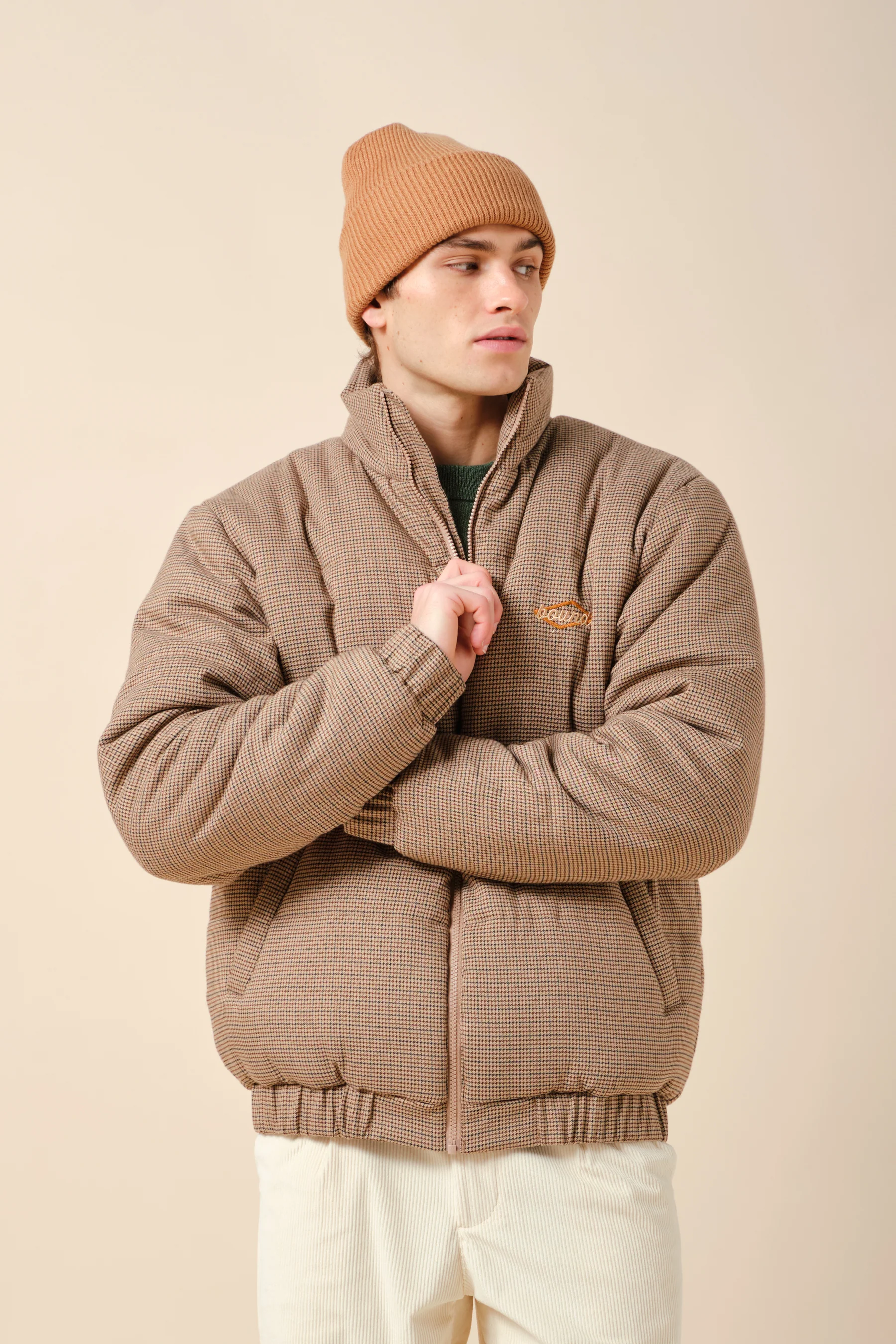 OVERSIZED RECYCLED CUFFED LABEL BEANIE - TAN - Image 3