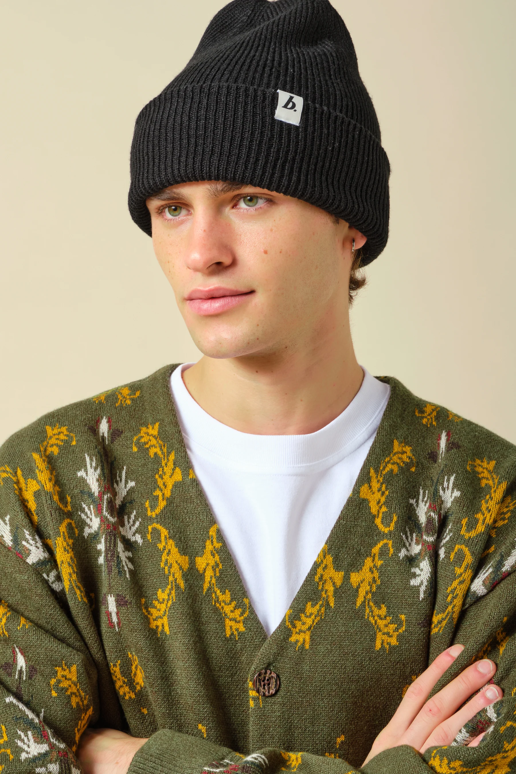 OVERSIZED RECYCLED CUFFED LABEL BEANIE - BLACK - Image 2