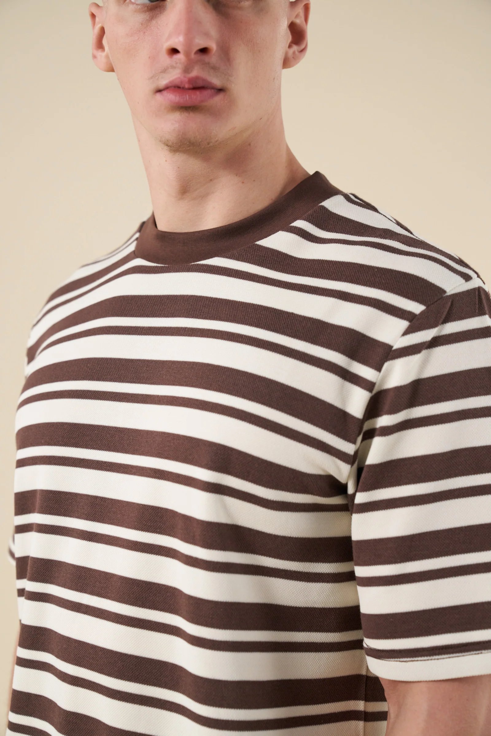 PIQUE STRIPE TEE - BROWN / ECRU - Image 5