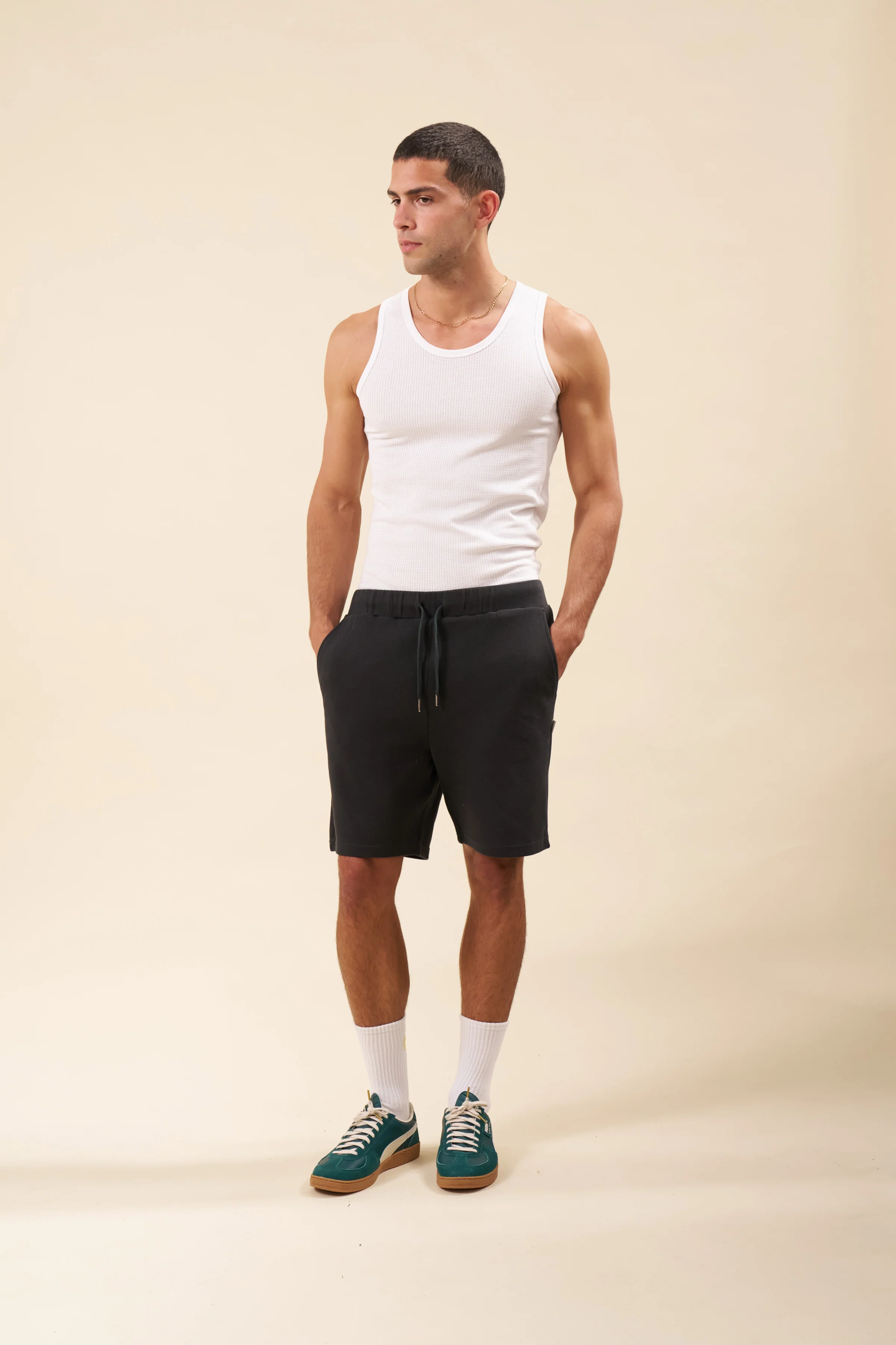 PIQUE WAFFLE SHORTS - BLACK - Image 3