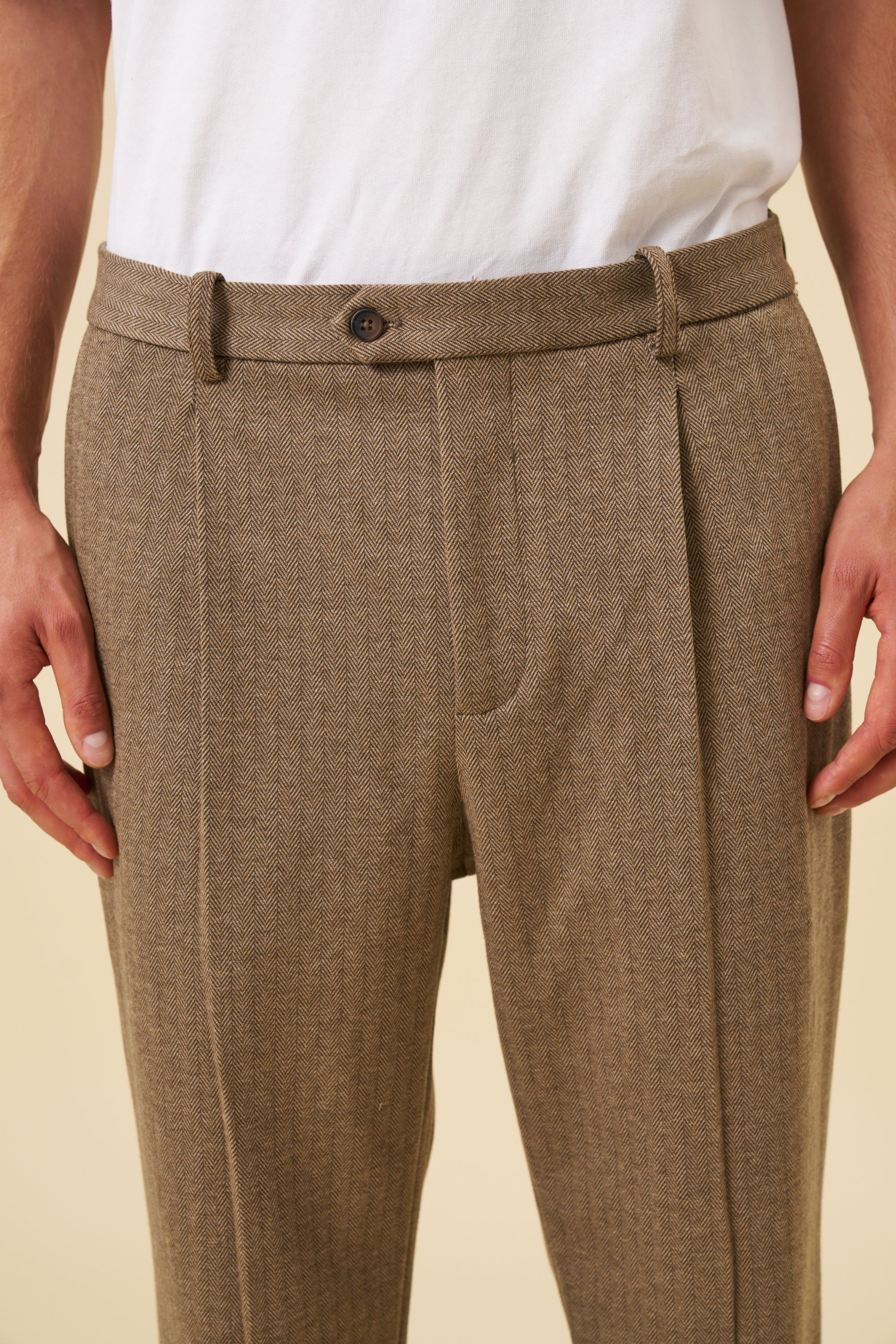 PLEAT HERRINGBONE TROUSER - OLIVE - Image 2